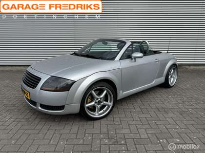 Audi TT Roadster 1.8 5V Turbo | Stoelverwarming |