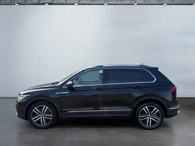 Volkswagen Tiguan view 3