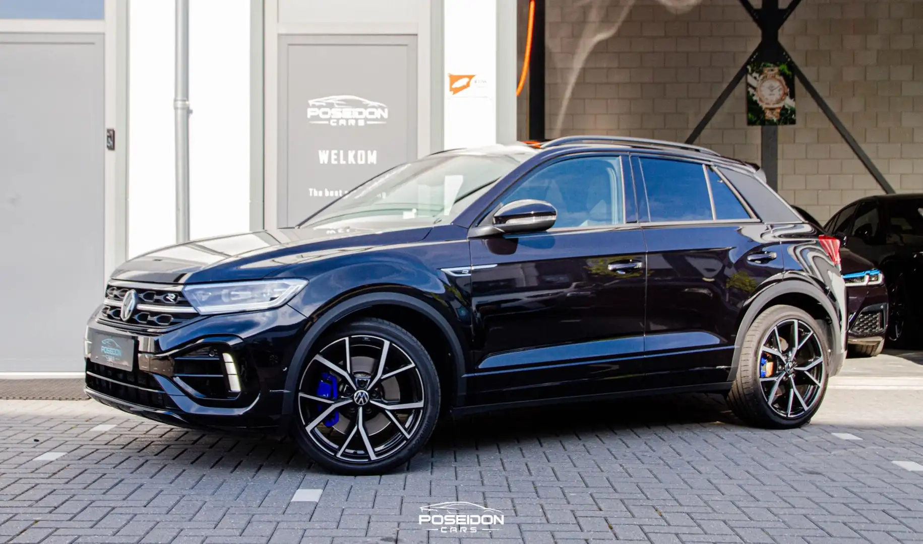 Volkswagen T-Roc 2.0 TSI 4Motion R AKRAPOVIC | PANO | A.CAMERA | IQ Zwart - 1