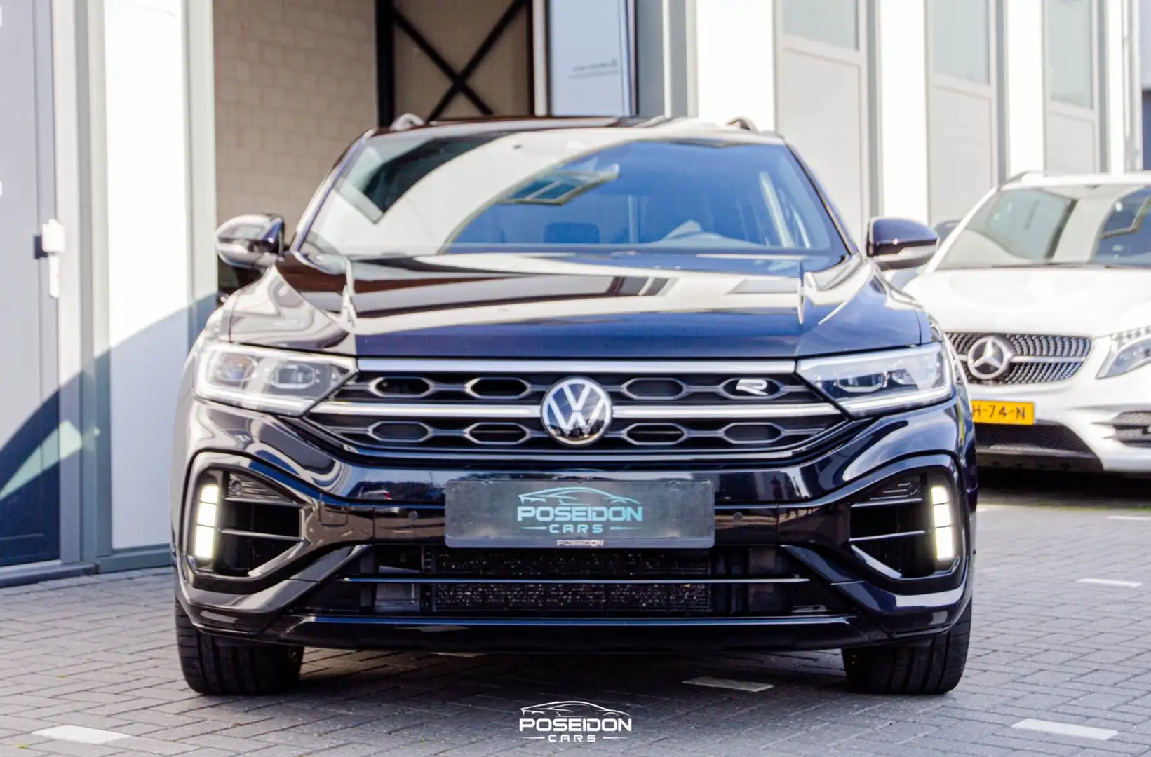 Volkswagen T-Roc 2.0 TSI 4Motion R AKRAPOVIC | PANO | A.CAMERA | IQ Zwart - 2
