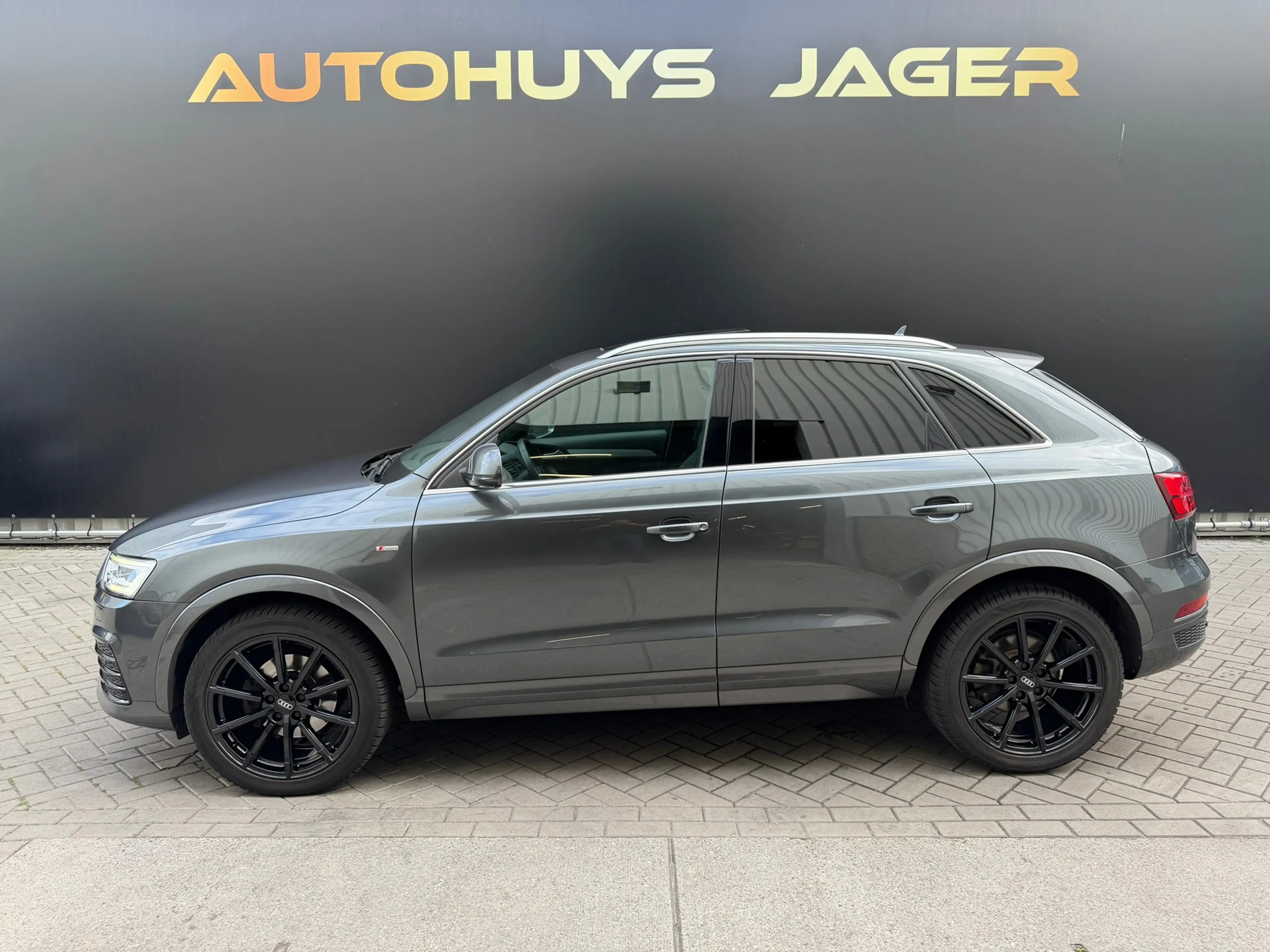 Audi Q3 2.0 TFSI Quattro Pano Dodehoek Camera Elek.Stoel K — photo 4