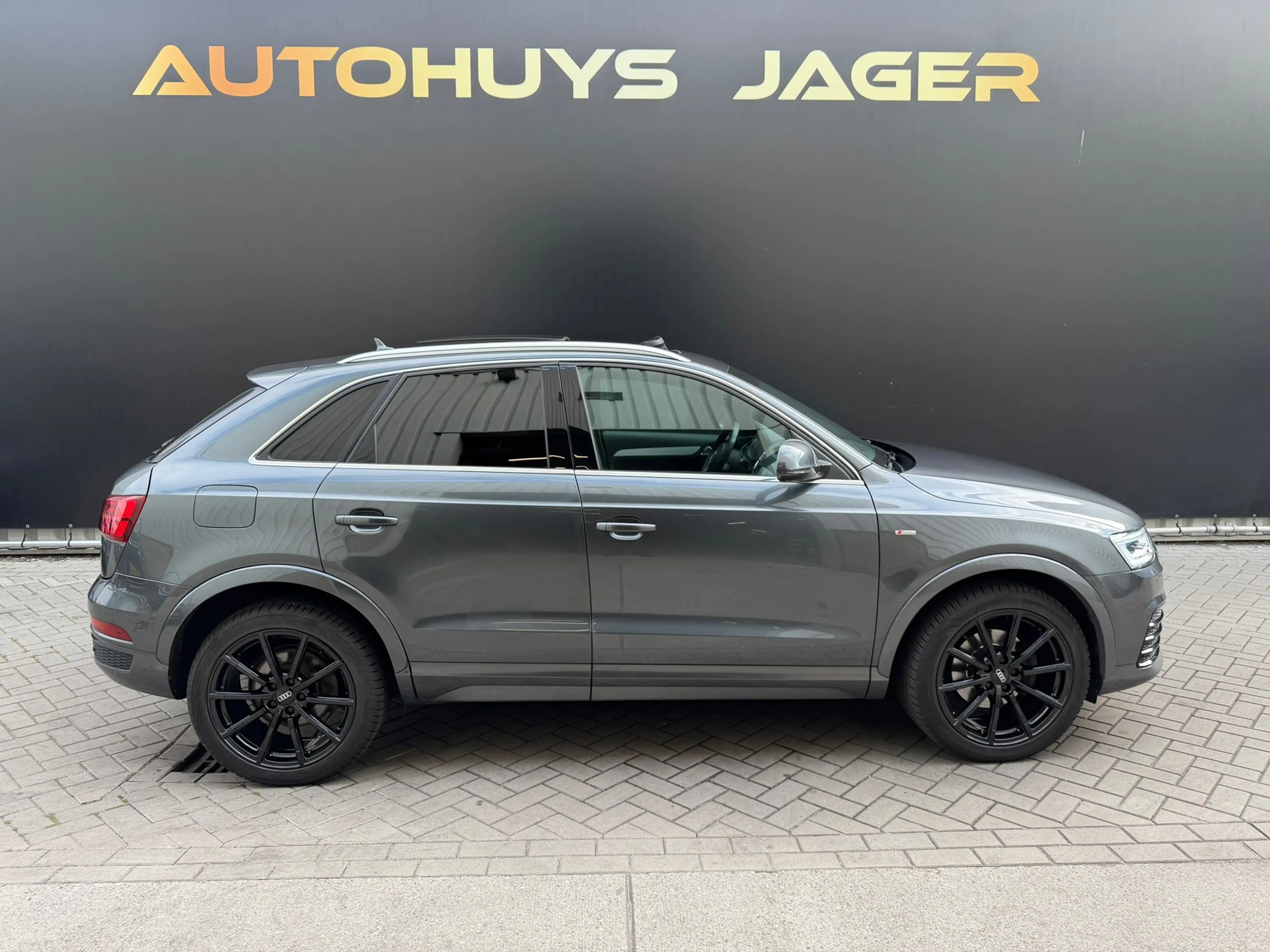 Audi Q3 2.0 TFSI Quattro Pano Dodehoek Camera Elek.Stoel K — photo 10
