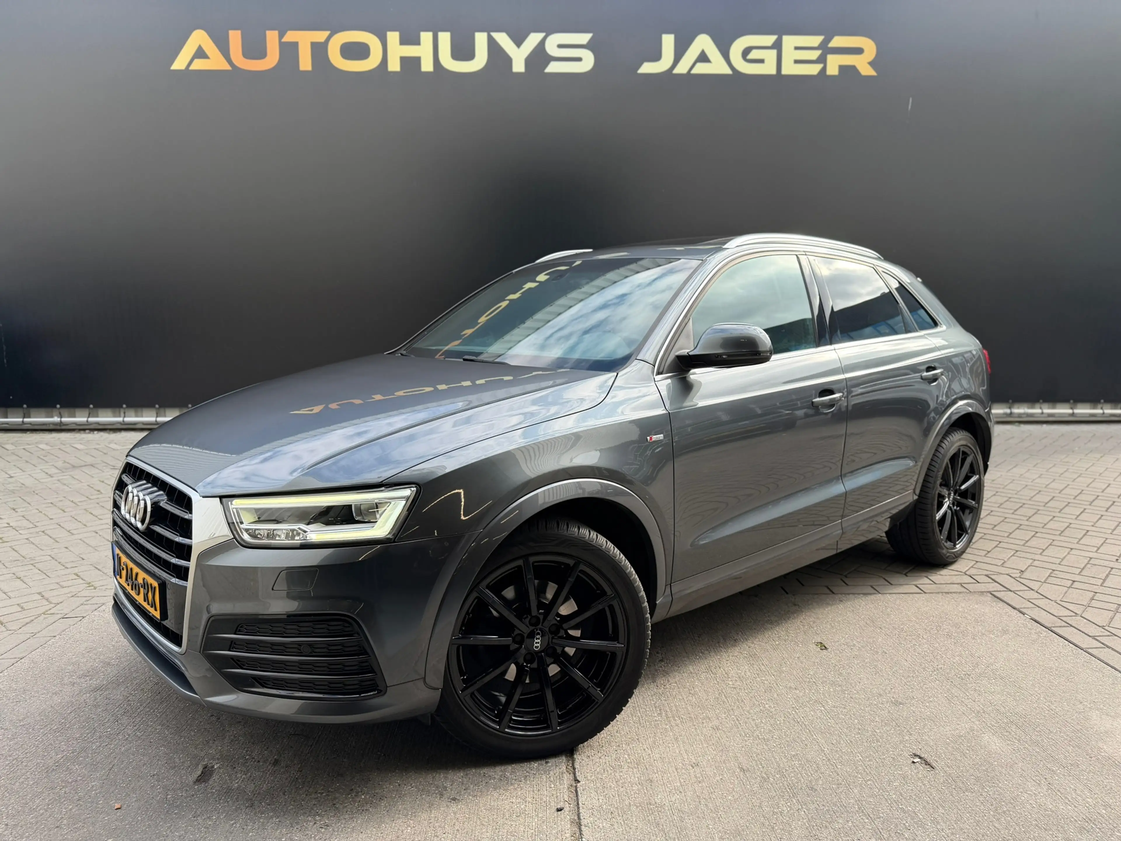 Audi Q3 2.0 TFSI Quattro Pano Dodehoek Camera Elek.Stoel K