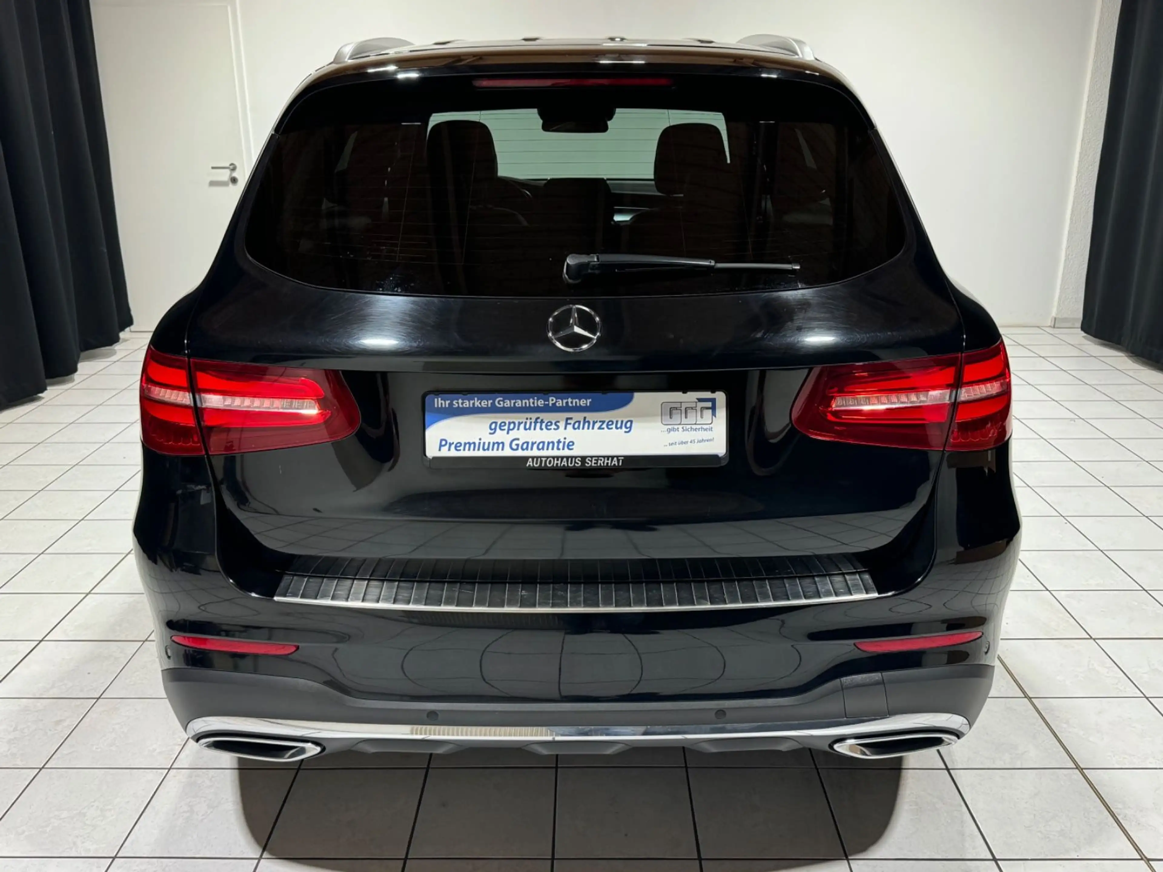Mercedes-Benz GLC 250 d 4Matic AMG Line *DISTRONIC*360°*LED* — photo 6