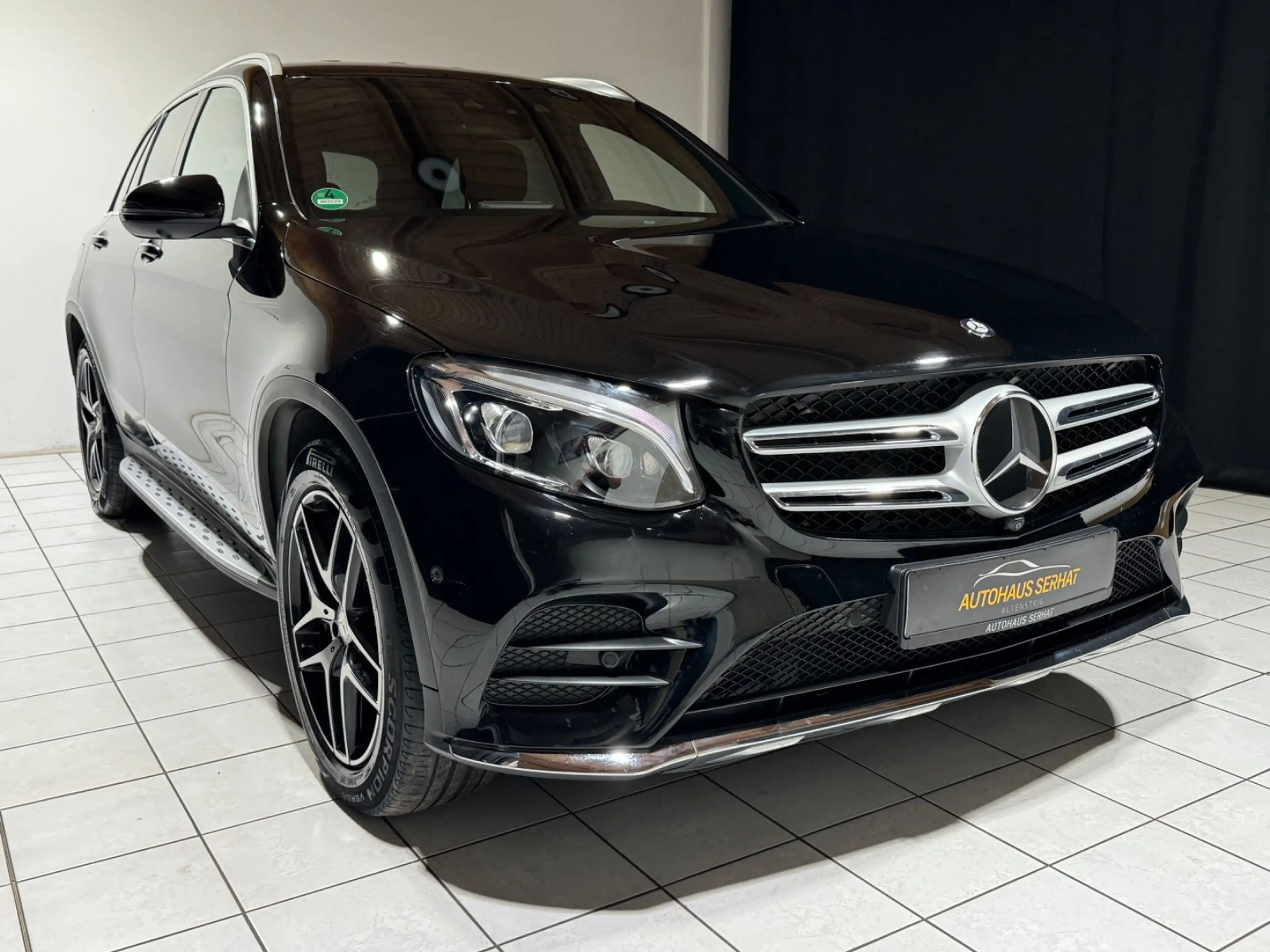 Mercedes-Benz GLC 250 d 4Matic AMG Line *DISTRONIC*360°*LED* — photo 4