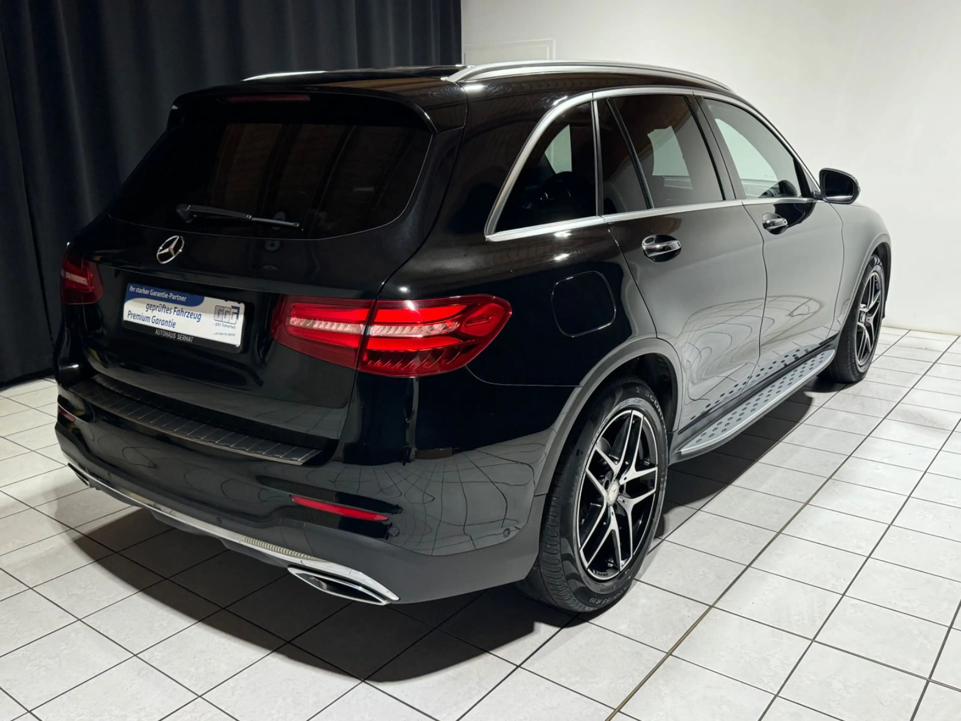 Mercedes-Benz GLC 250 d 4Matic AMG Line *DISTRONIC*360°*LED* — photo 7