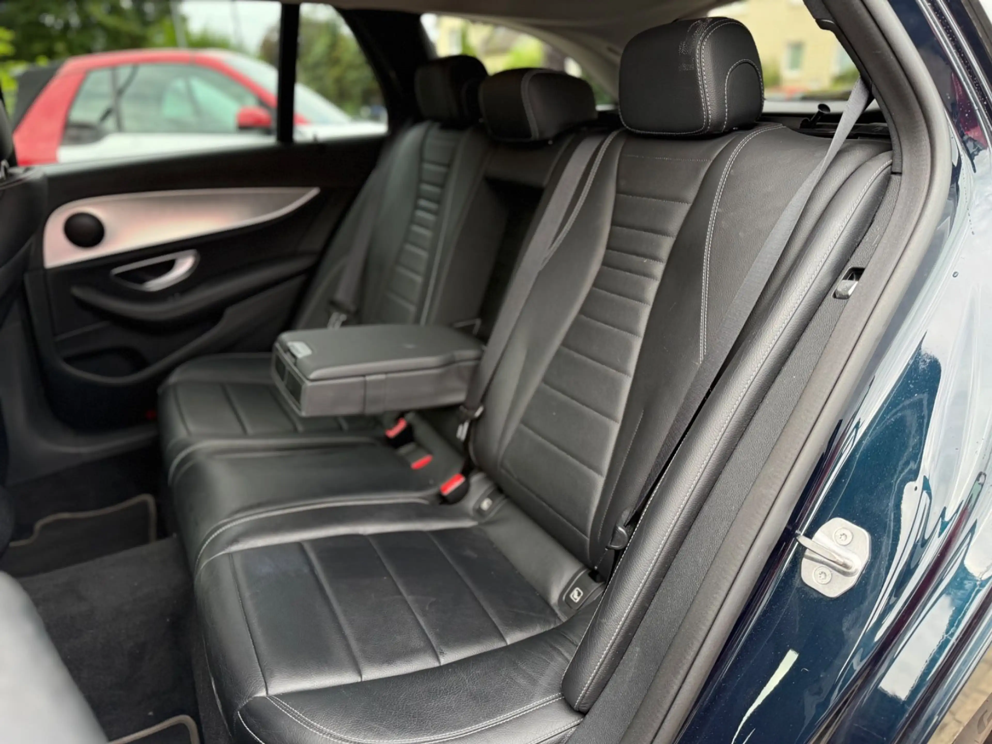 Mercedes-Benz E 350 E350Td AVANTGARDE *DISTRO*360°KAM*AHK*WIDESCREEN — photo 31