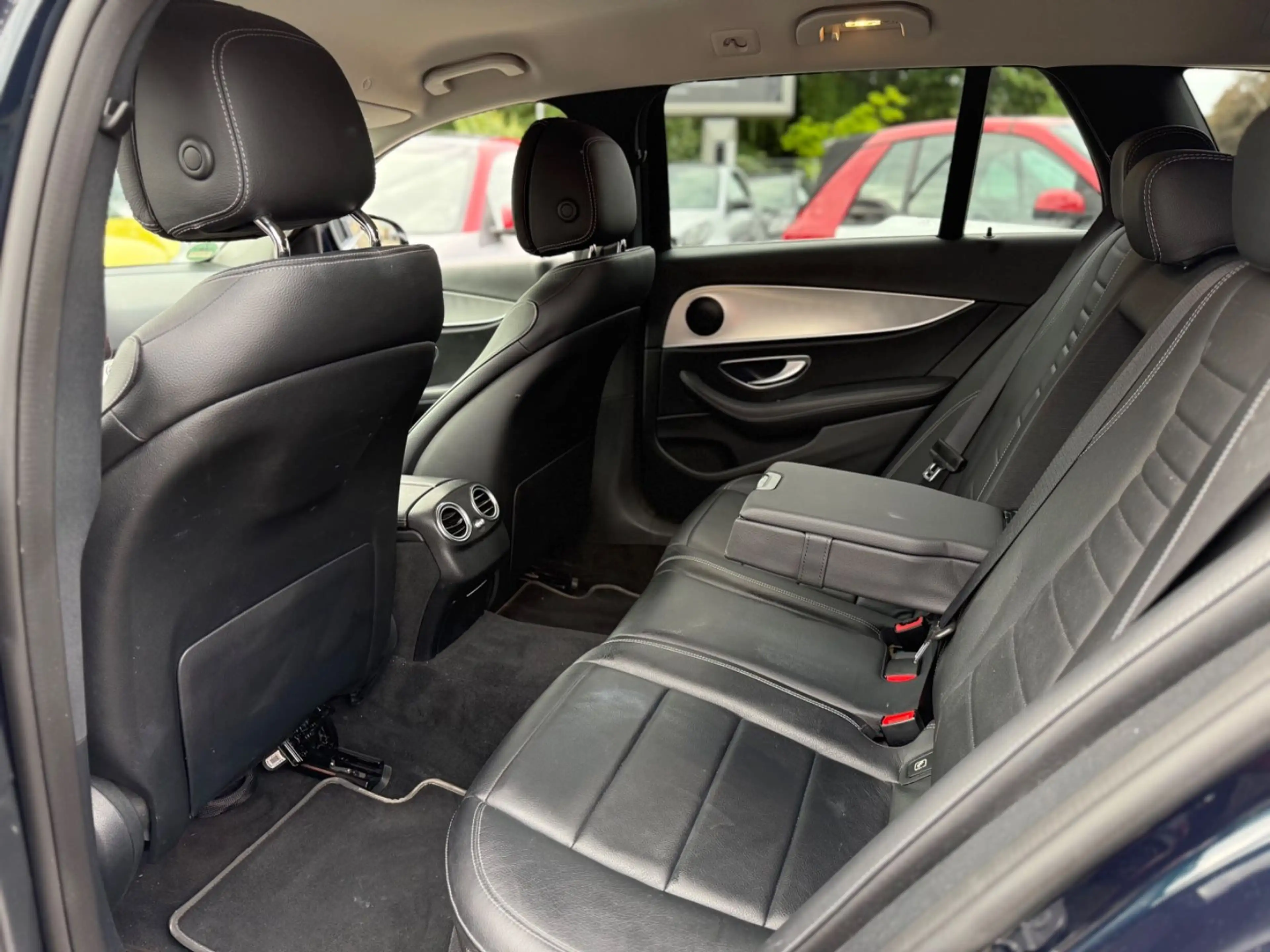 Mercedes-Benz E 350 E350Td AVANTGARDE *DISTRO*360°KAM*AHK*WIDESCREEN — photo 30