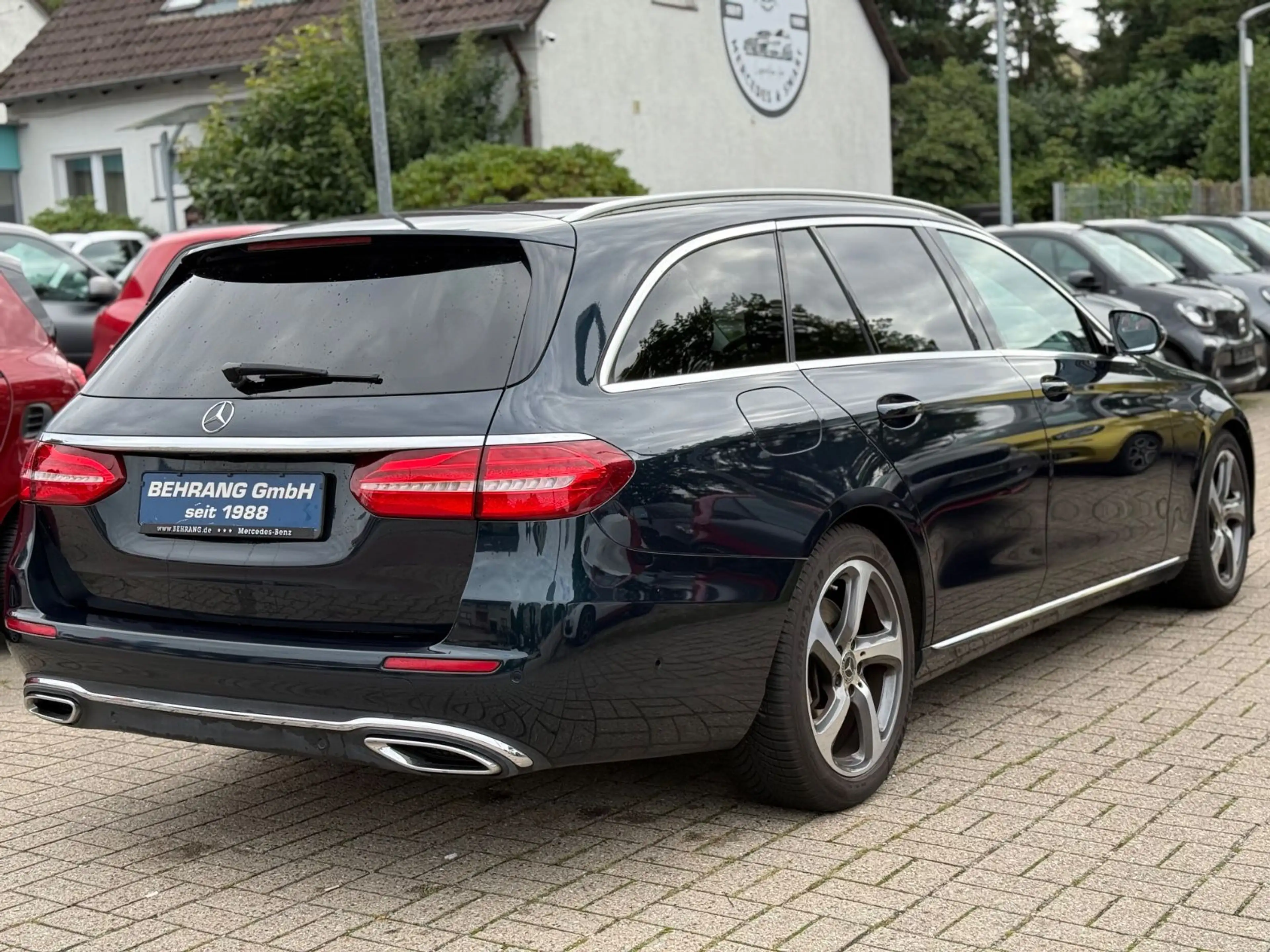 Mercedes-Benz E 350 E350Td AVANTGARDE *DISTRO*360°KAM*AHK*WIDESCREEN — photo 41