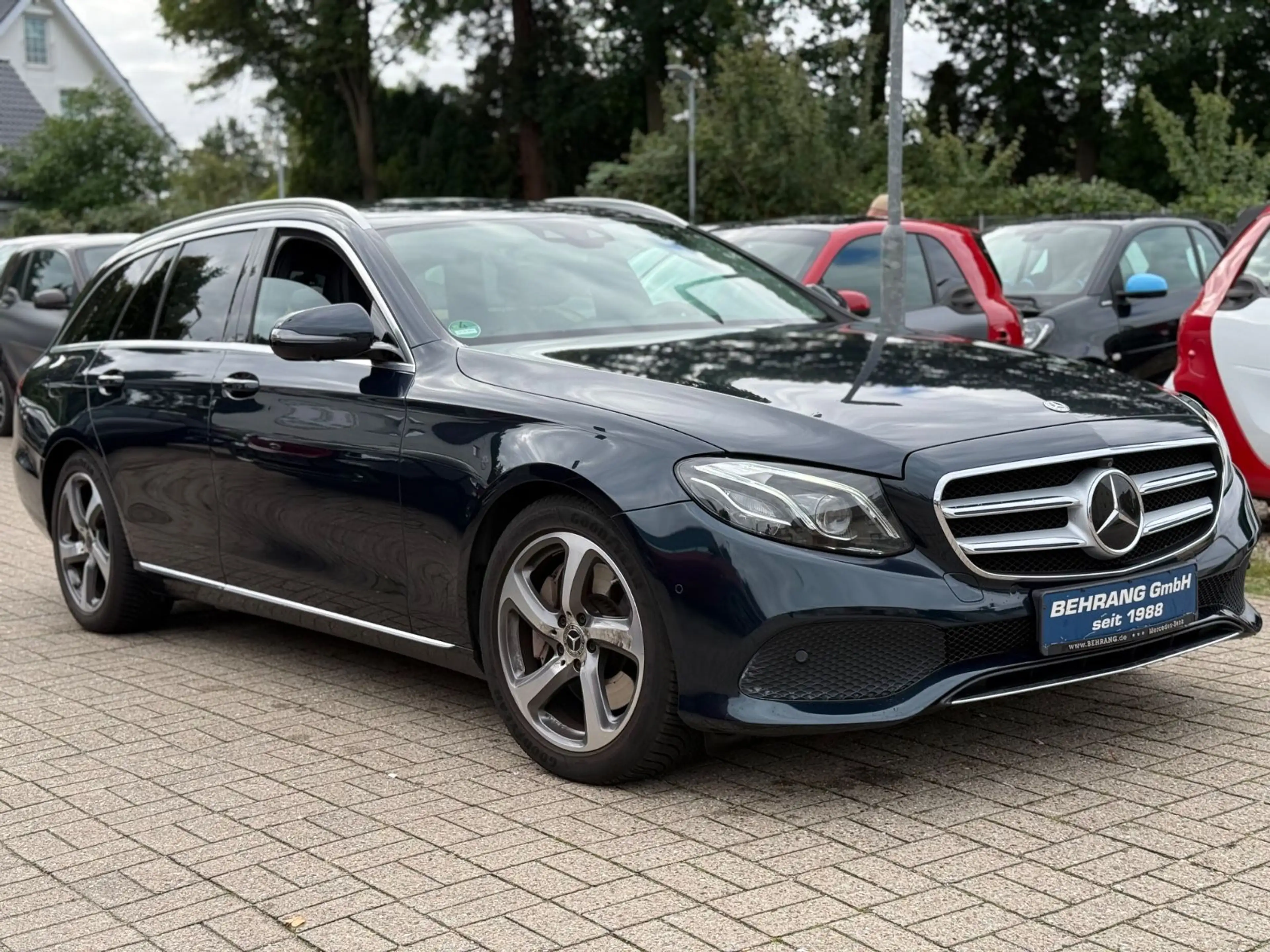 Mercedes-Benz E 350 E350Td AVANTGARDE *DISTRO*360°KAM*AHK*WIDESCREEN