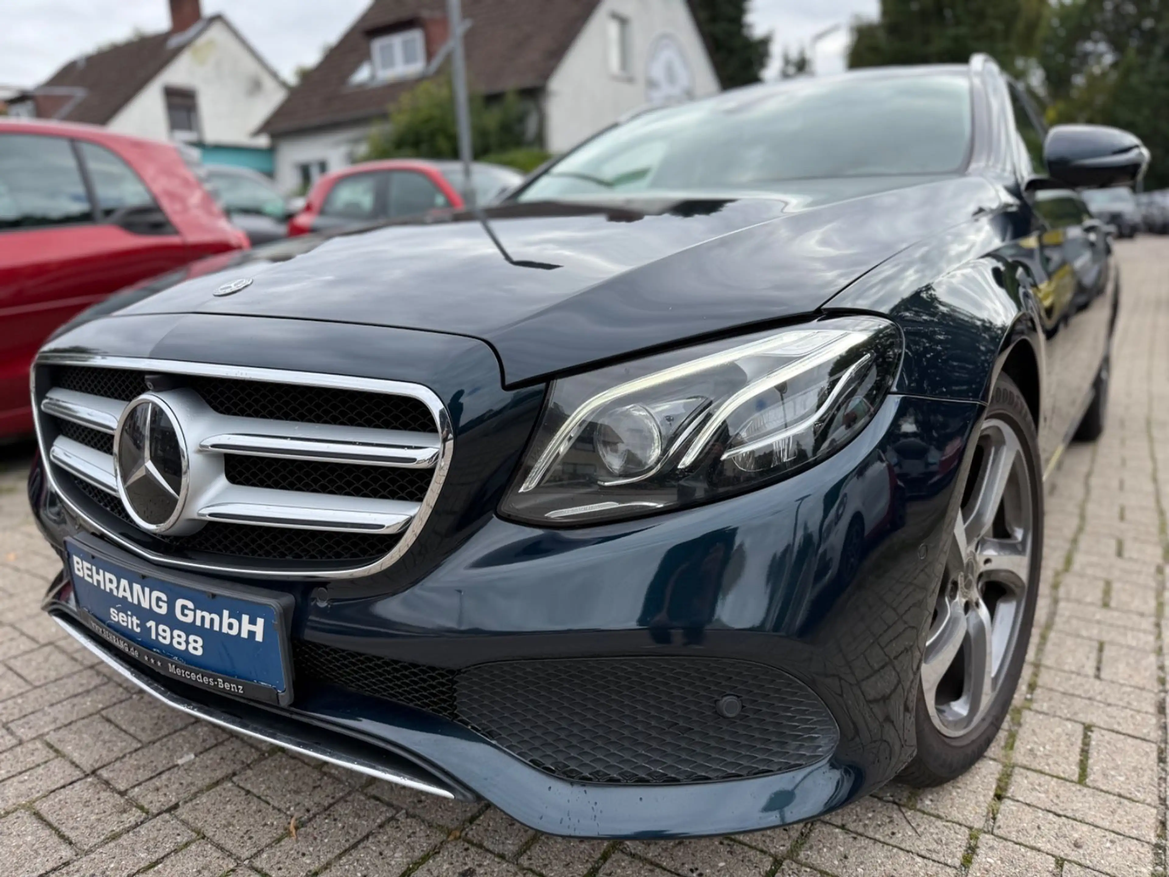 Mercedes-Benz E 350 E350Td AVANTGARDE *DISTRO*360°KAM*AHK*WIDESCREEN — photo 7