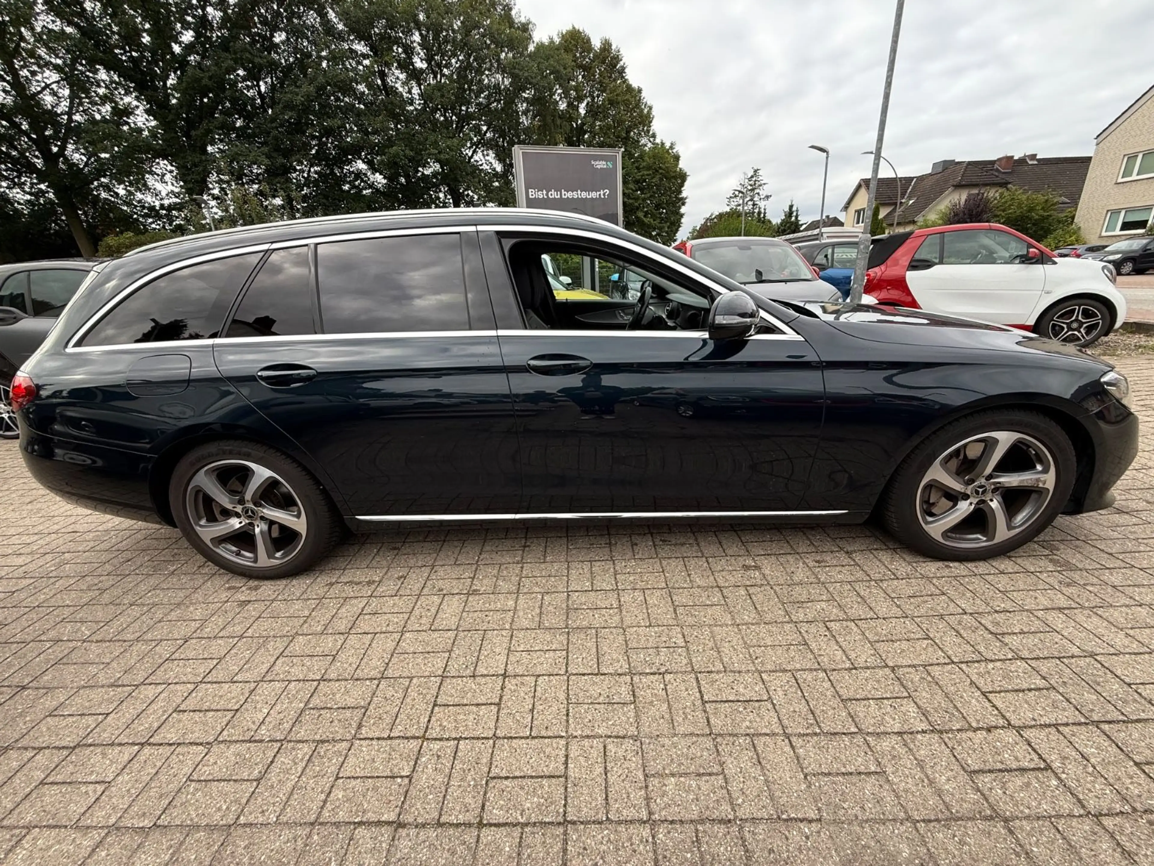 Mercedes-Benz E 350 E350Td AVANTGARDE *DISTRO*360°KAM*AHK*WIDESCREEN — photo 13