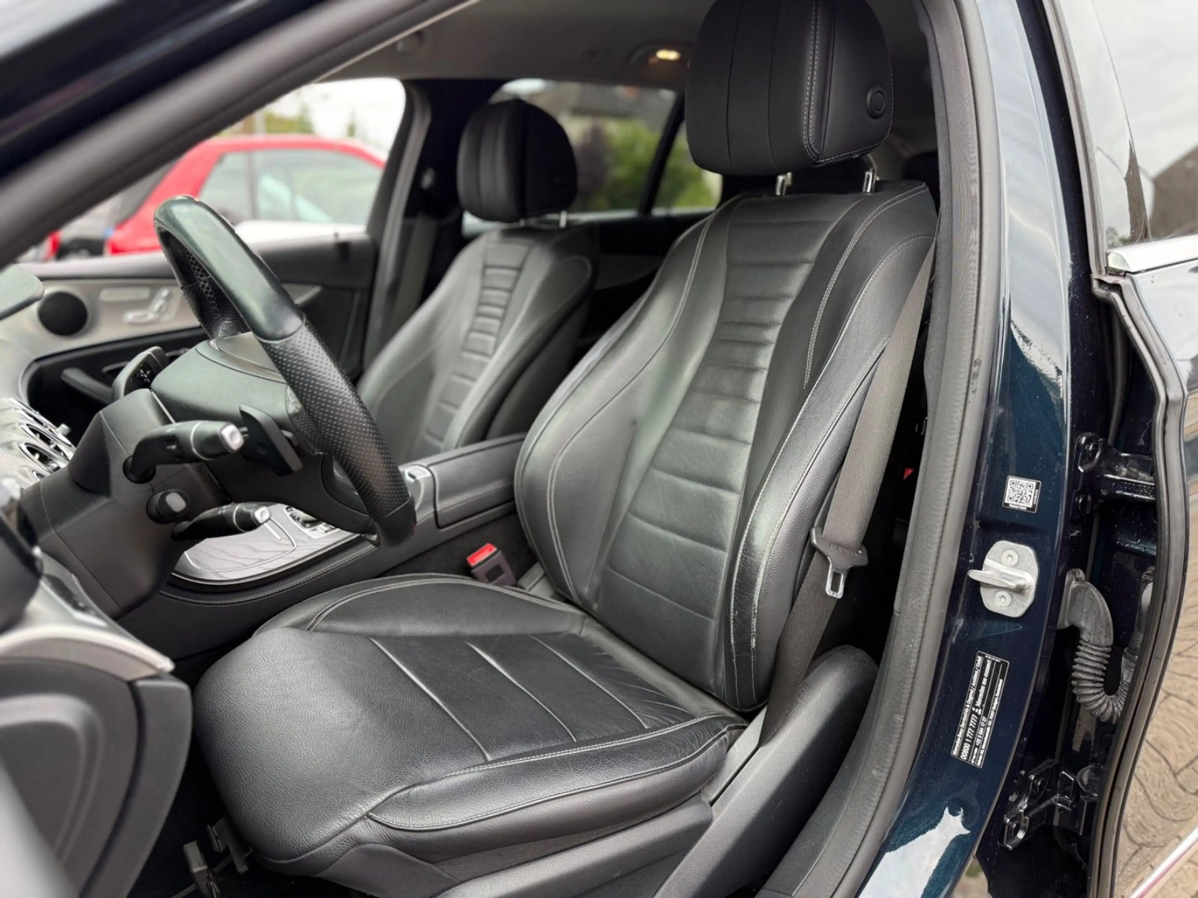 Mercedes-Benz E 350 E350Td AVANTGARDE *DISTRO*360°KAM*AHK*WIDESCREEN — photo 38