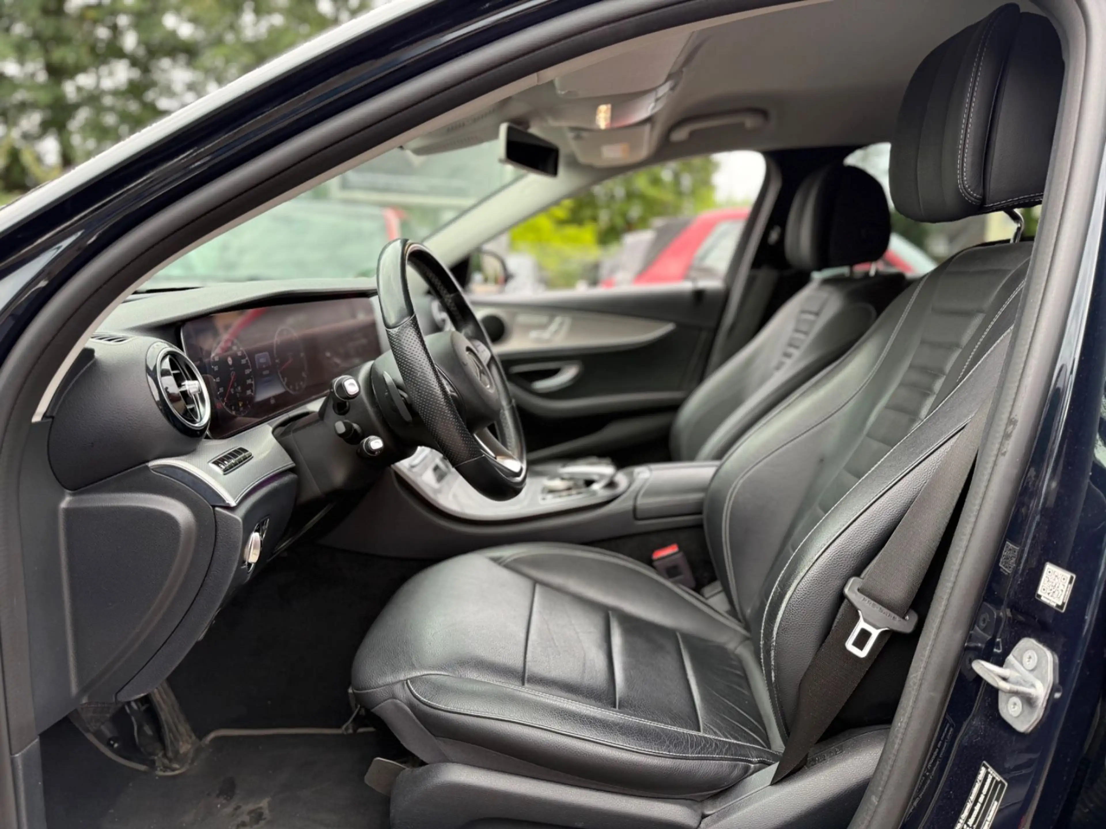 Mercedes-Benz E 350 E350Td AVANTGARDE *DISTRO*360°KAM*AHK*WIDESCREEN — photo 39
