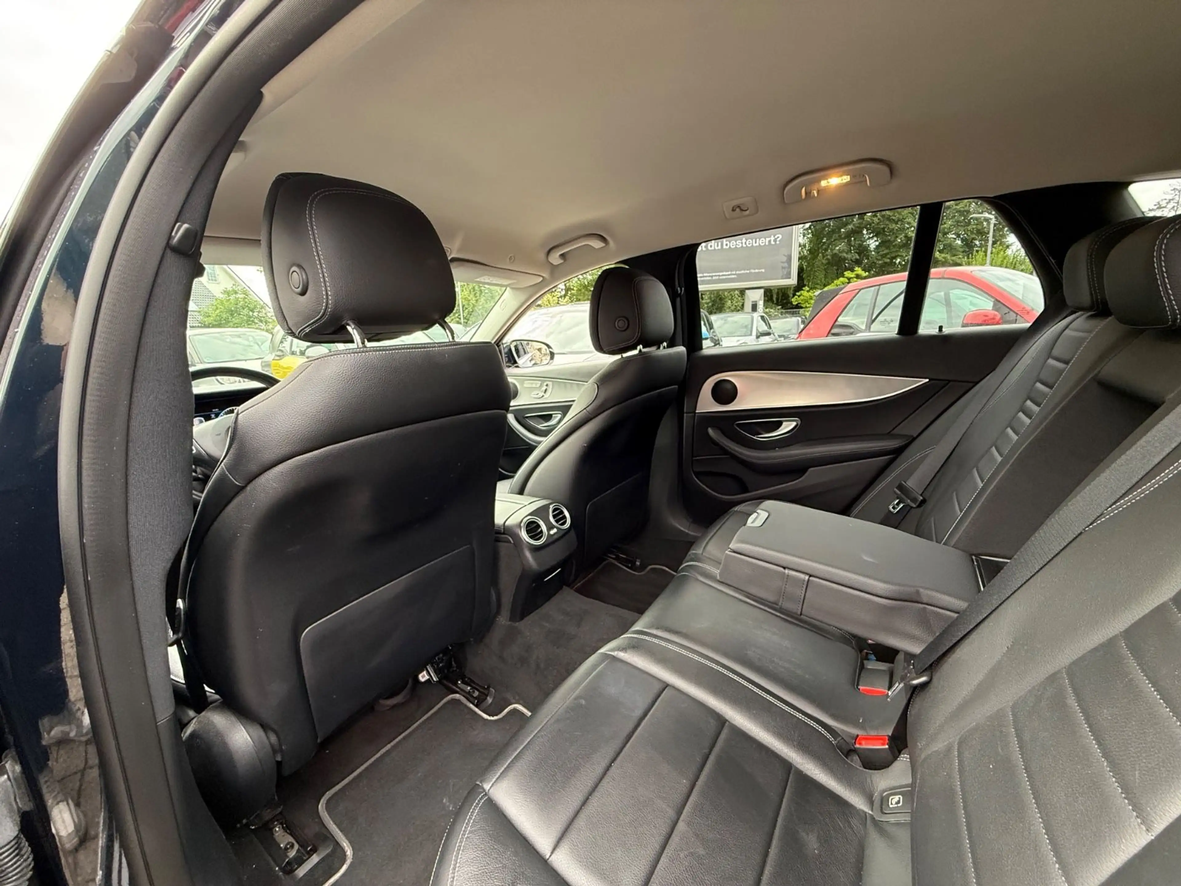 Mercedes-Benz E 350 E350Td AVANTGARDE *DISTRO*360°KAM*AHK*WIDESCREEN — photo 29