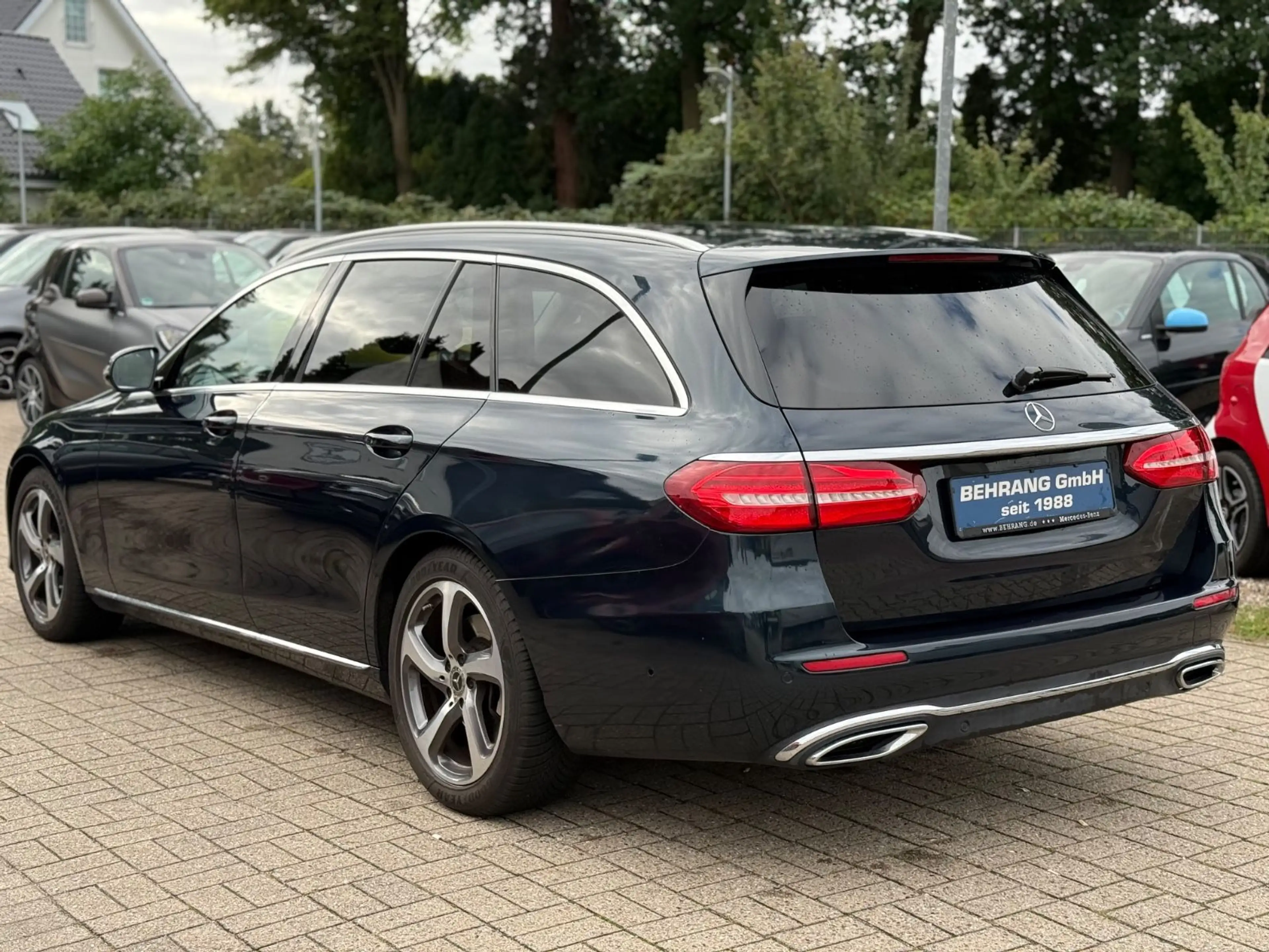 Mercedes-Benz E 350 E350Td AVANTGARDE *DISTRO*360°KAM*AHK*WIDESCREEN — photo 48