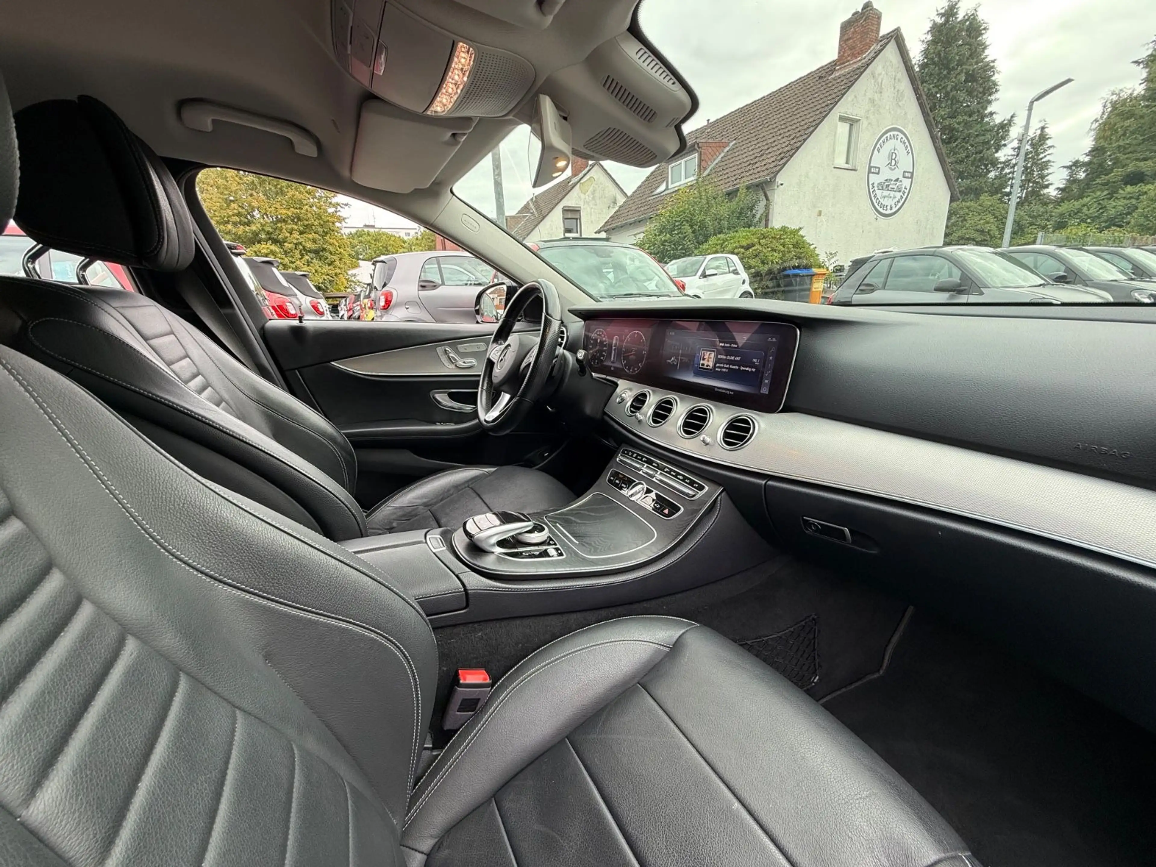Mercedes-Benz E 350 E350Td AVANTGARDE *DISTRO*360°KAM*AHK*WIDESCREEN — photo 20