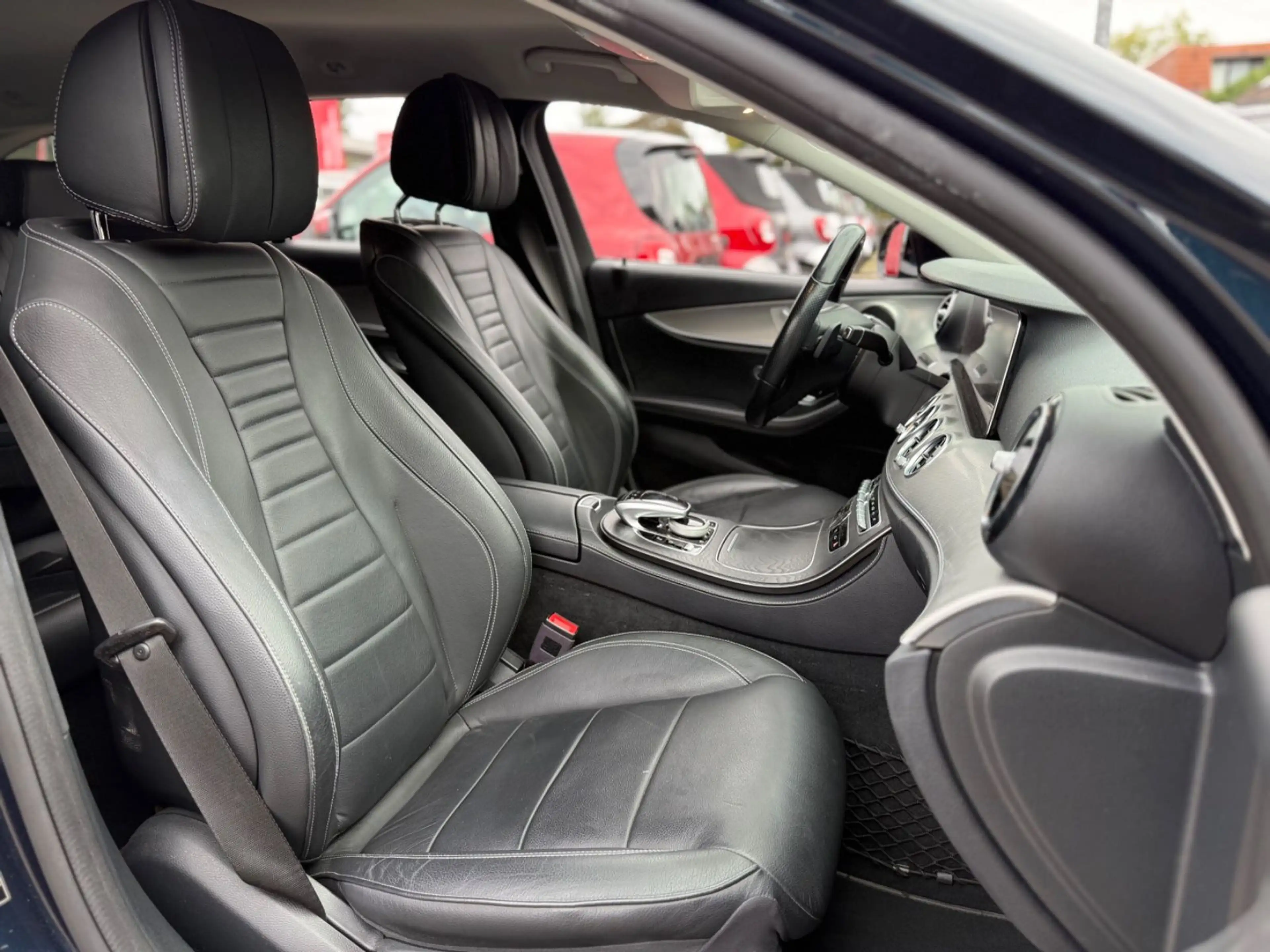 Mercedes-Benz E 350 E350Td AVANTGARDE *DISTRO*360°KAM*AHK*WIDESCREEN — photo 22