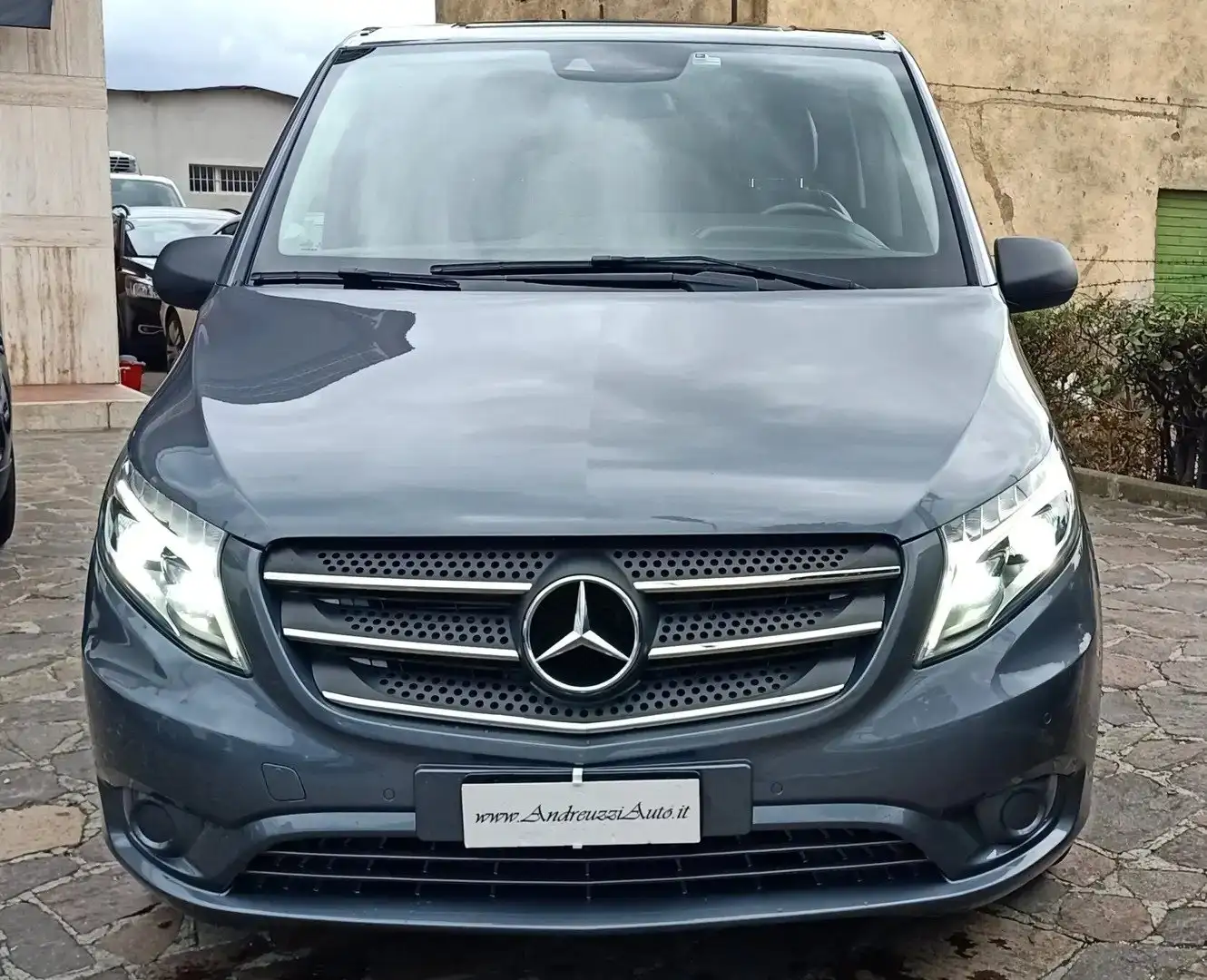 Mercedes-Benz Vito 119 CDI  BLUETEC 5 POSTI TOURER (190 cv) Gris - 2