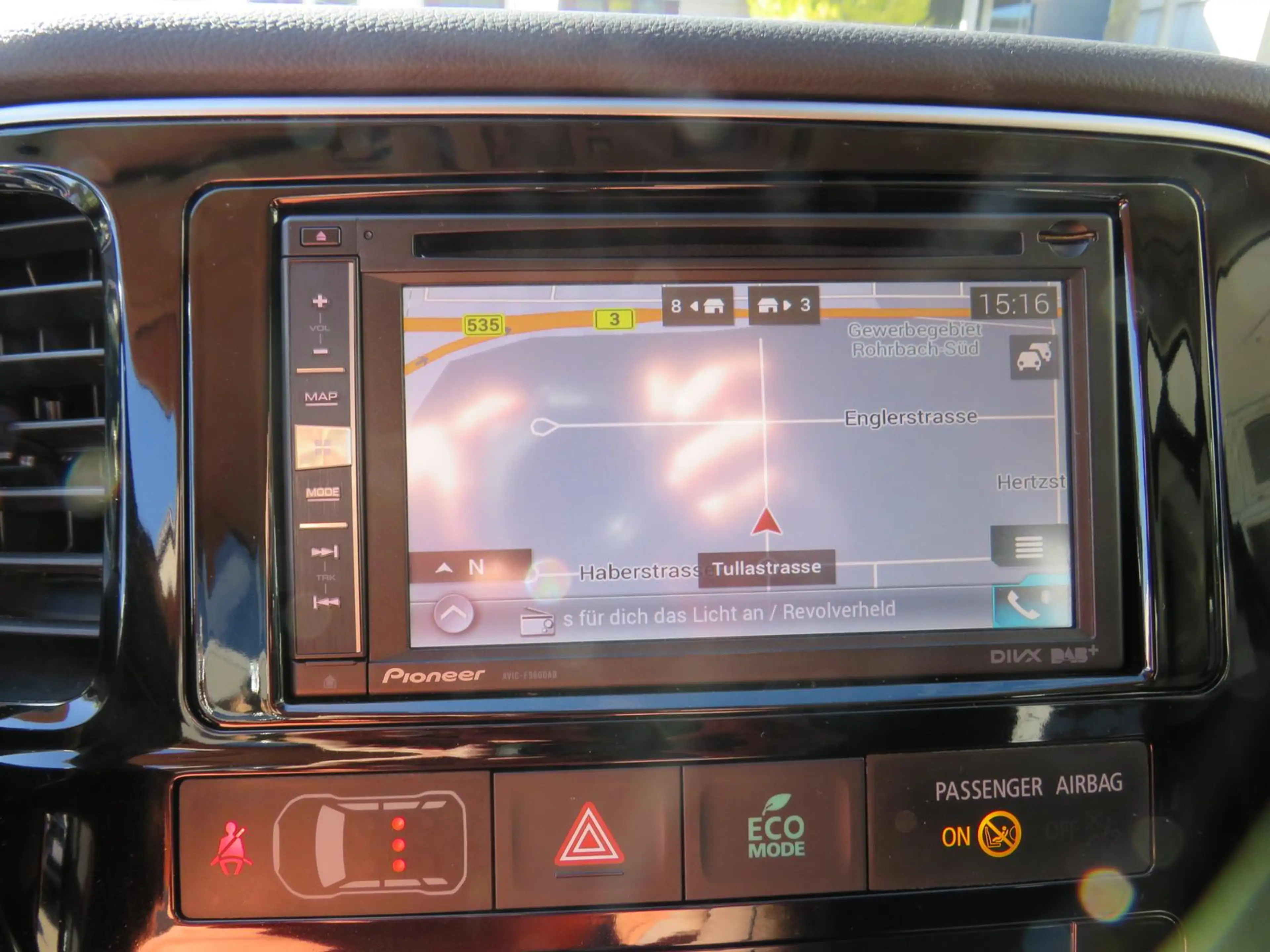 Mitsubishi Outlander Diamant Edition 4WD — photo 10
