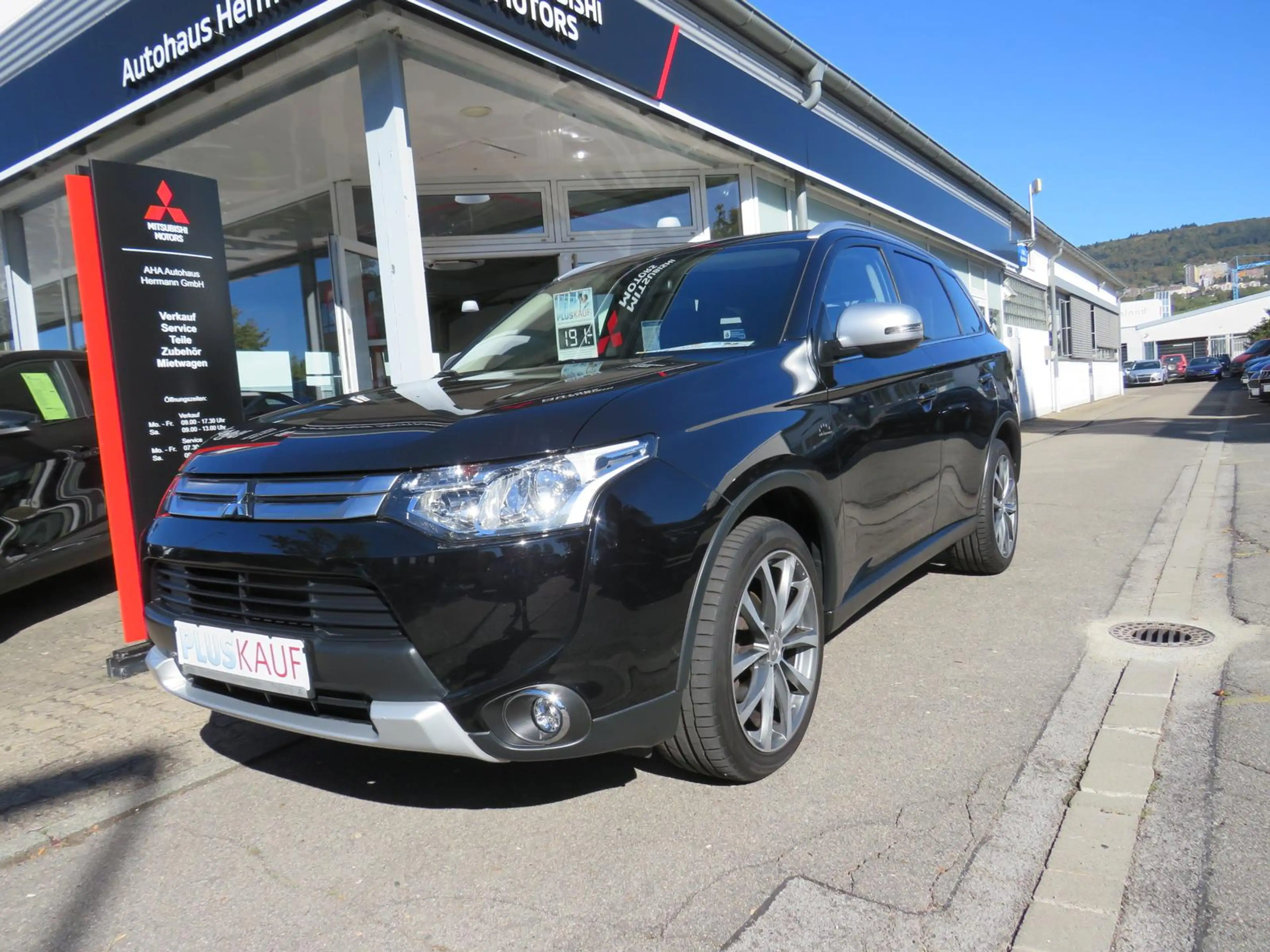 Mitsubishi Outlander Diamant Edition 4WD — photo 6