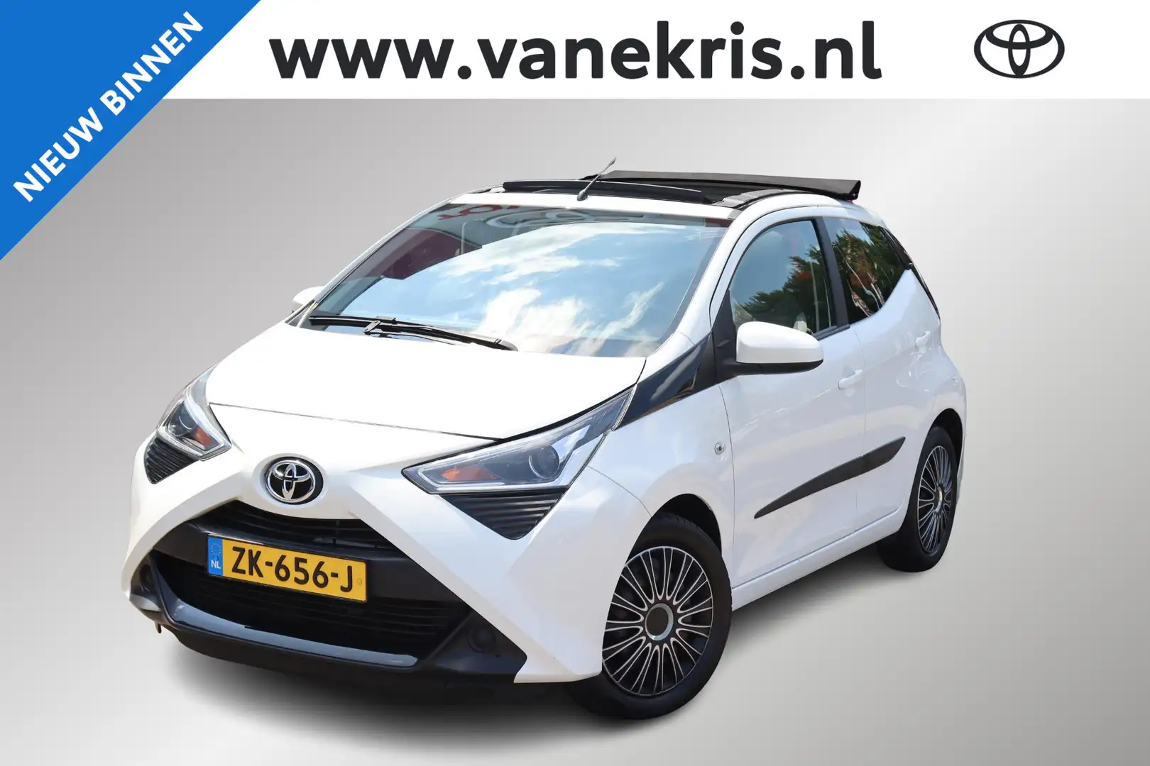 Toyota Aygo 1.0 VVT-i x-play, Cabrio Weiß - 1