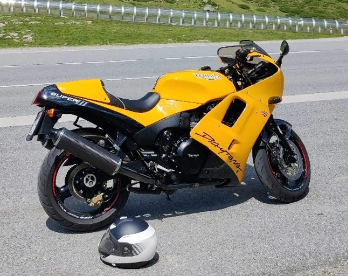 Triumph Daytona Super III 900 LIEBHABERFAHRZEUG Yellow - 1