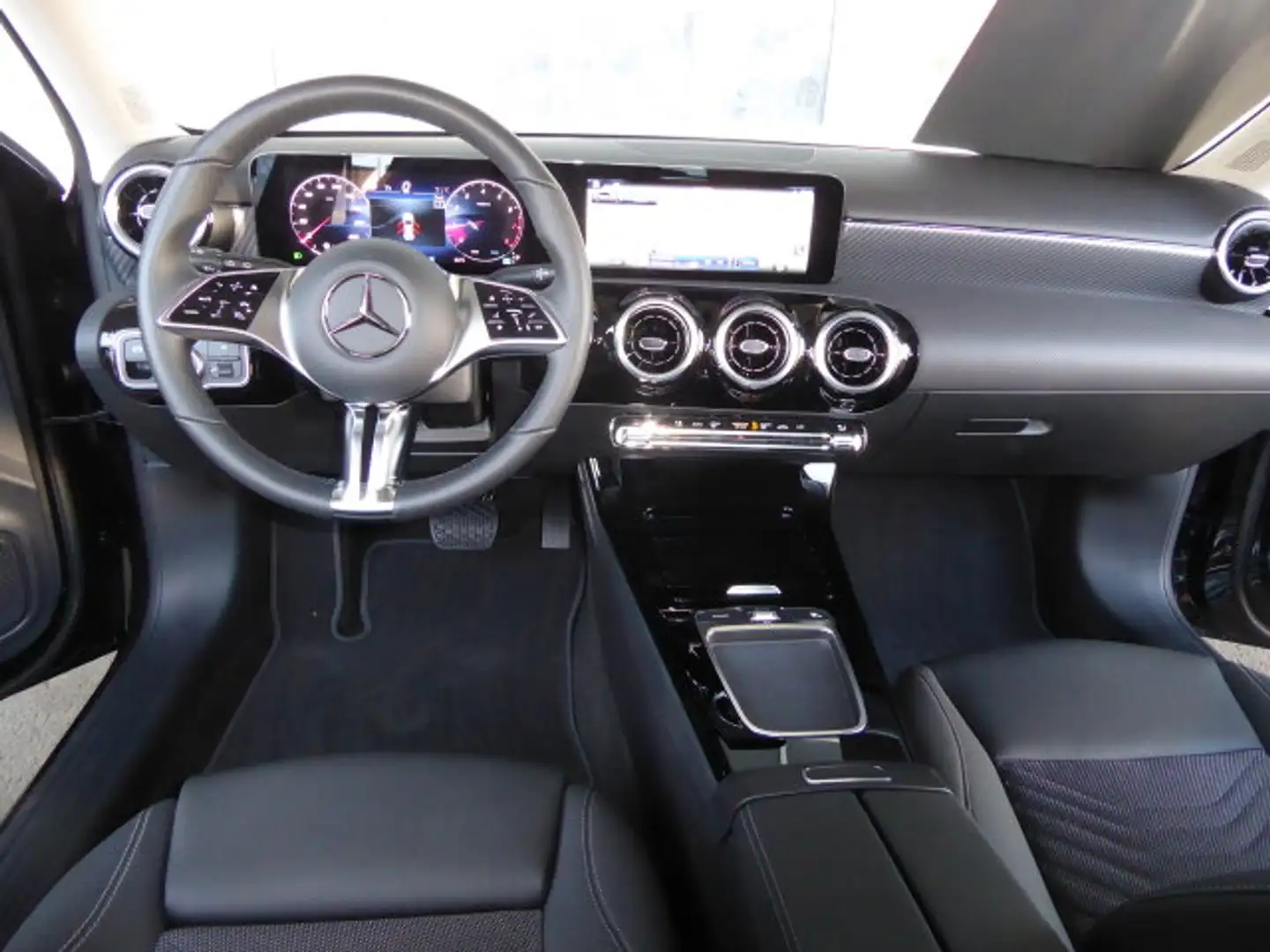Mercedes-Benz A 200 A 200 Progressive Advanced LED Kamera Lenkrdhzg. Schwarz - 2