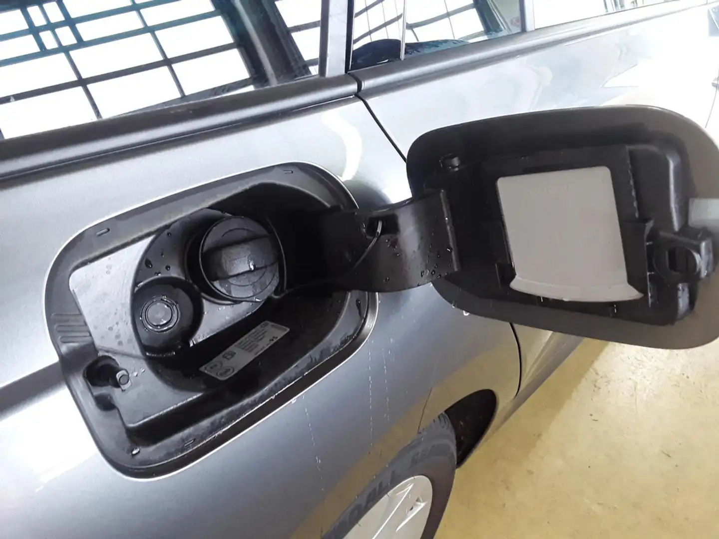 Skoda Octavia Combi 1.5 eTSI Selection Navi,AHK,CAM Grau - 2