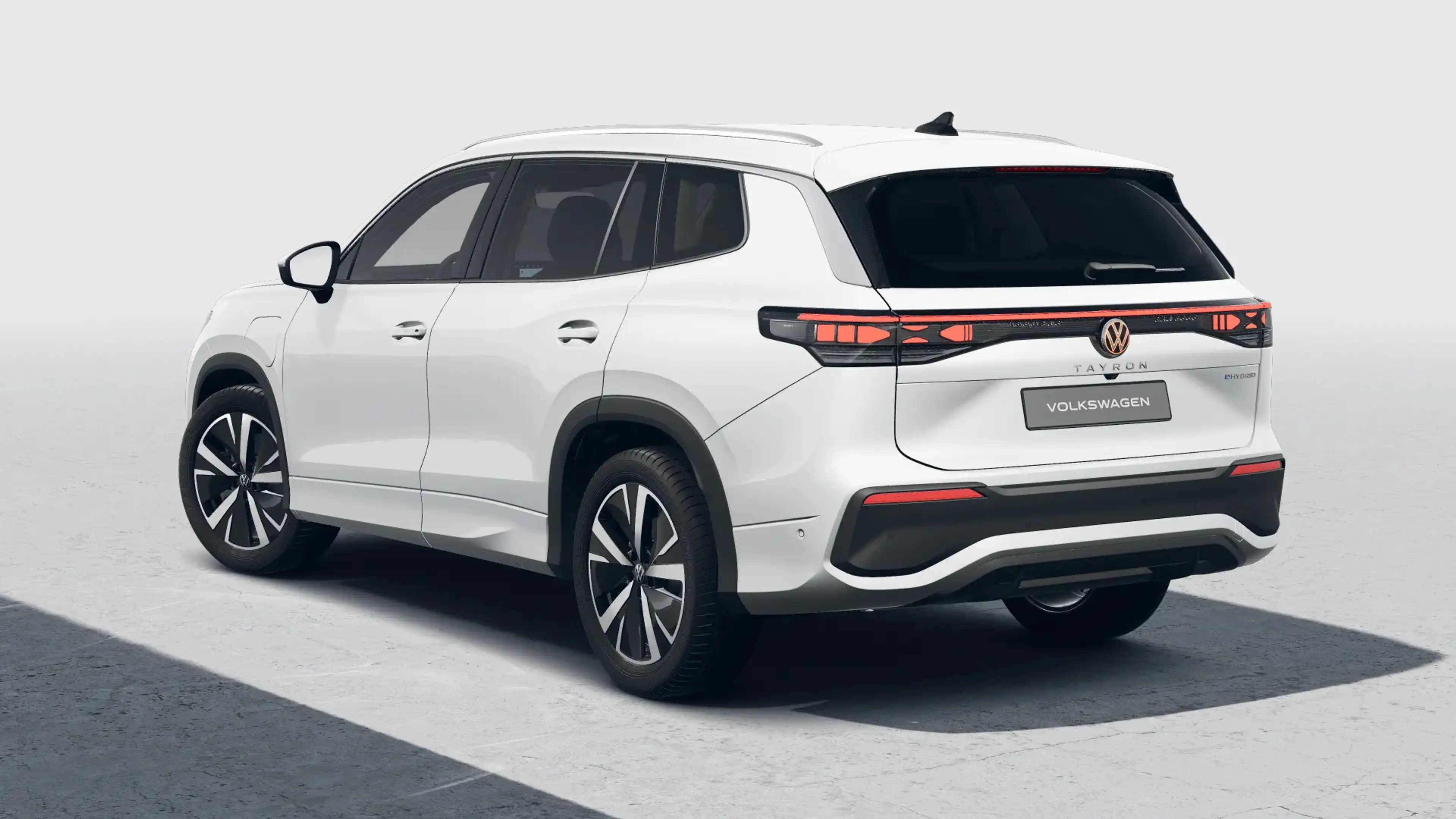 Volkswagen Tayron 1.5 eHybrid 204 6DSG Life Edition | 'App-Connect' — photo 3