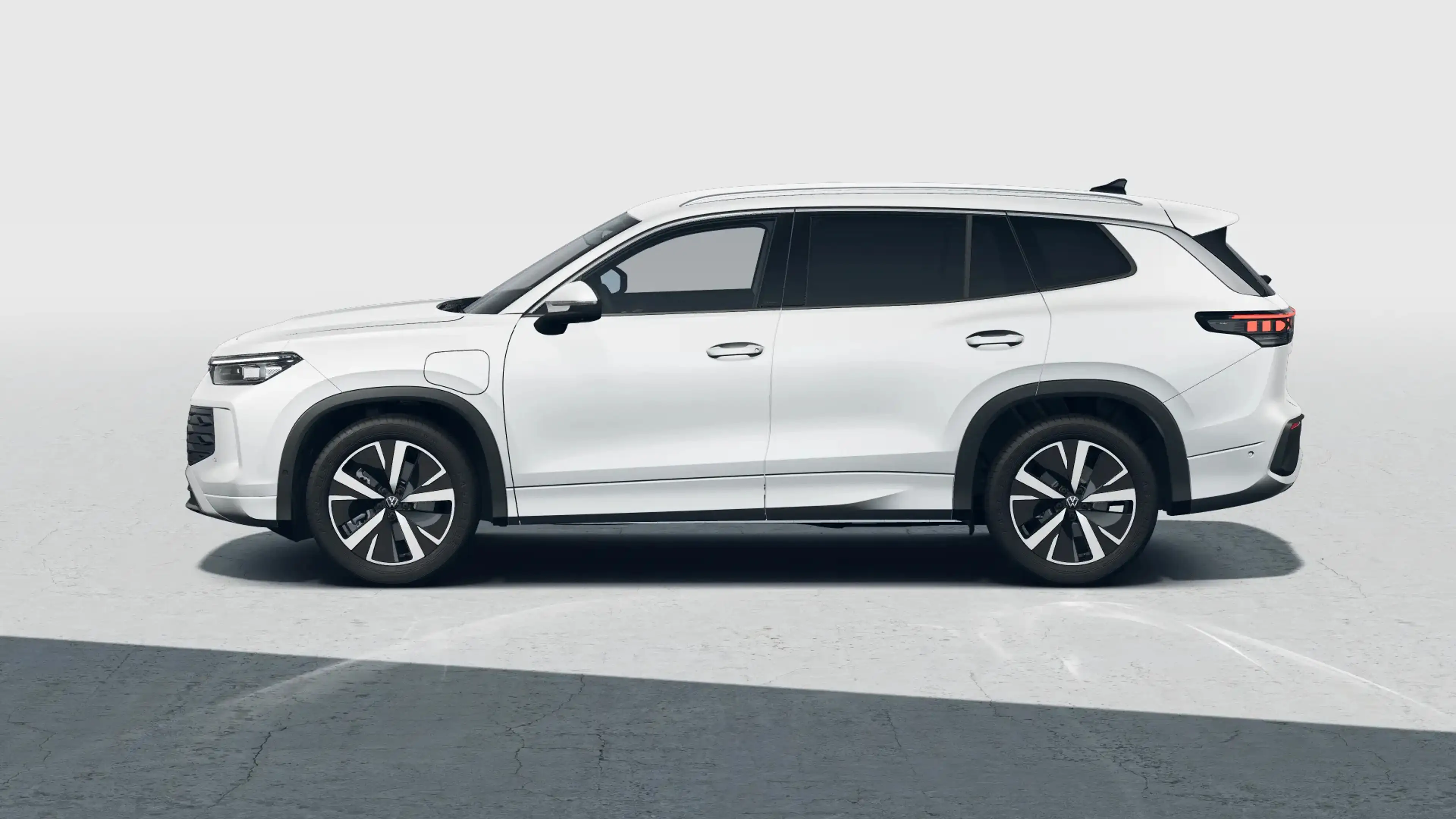 Volkswagen Tayron 1.5 eHybrid 204 6DSG Life Edition | 'App-Connect' — photo 2