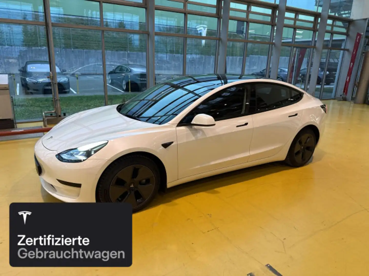 Tesla Model 3 Rear-Wheel Drive Wit - 2