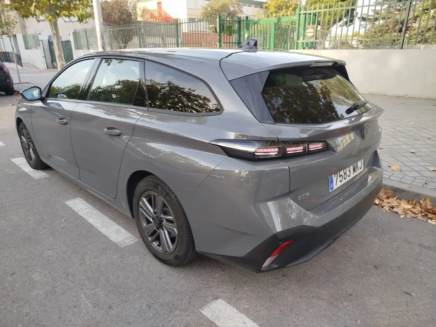 Peugeot 308 1.5 BlueHDi S&S Active Pack EAT8 130 Gris - 2