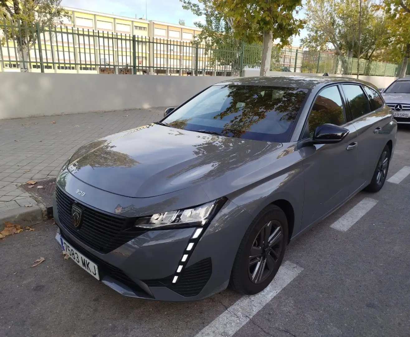 Peugeot 308 1.5 BlueHDi S&S Active Pack EAT8 130 Gris - 1