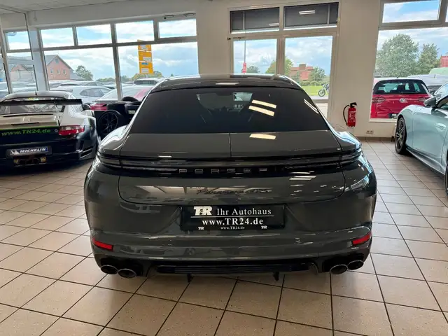 Porsche Panamera view 4