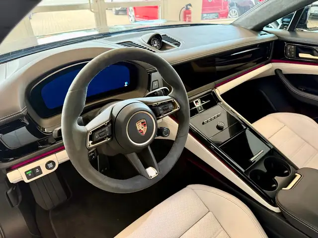 Porsche Panamera view 15