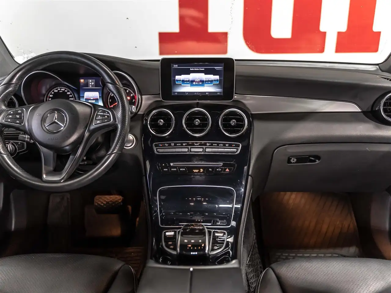 Mercedes-Benz GLC снимка Mercedes-Benz GLC