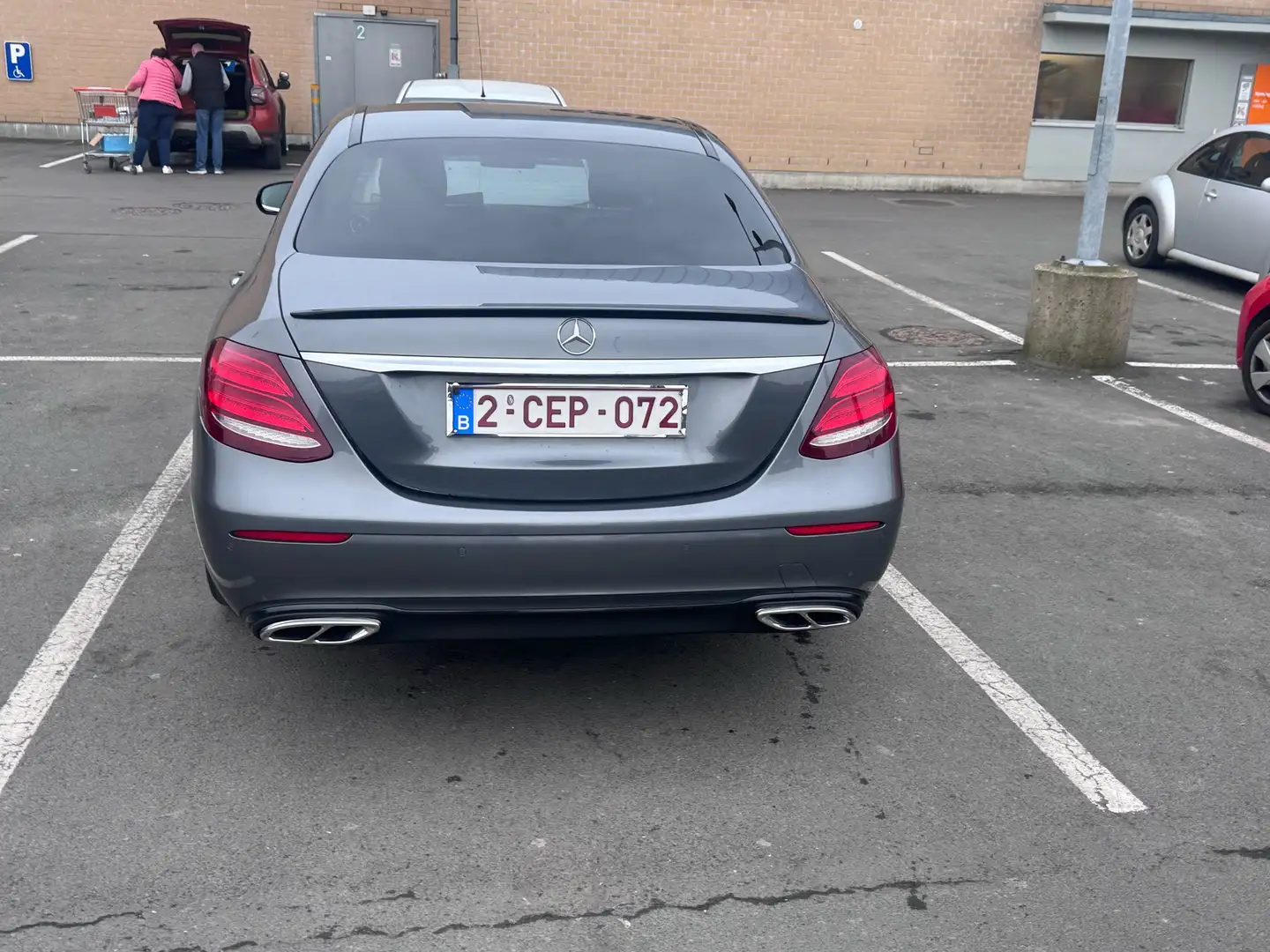 Mercedes-Benz E 200 d 9G-TRONIC Exclusive - 2