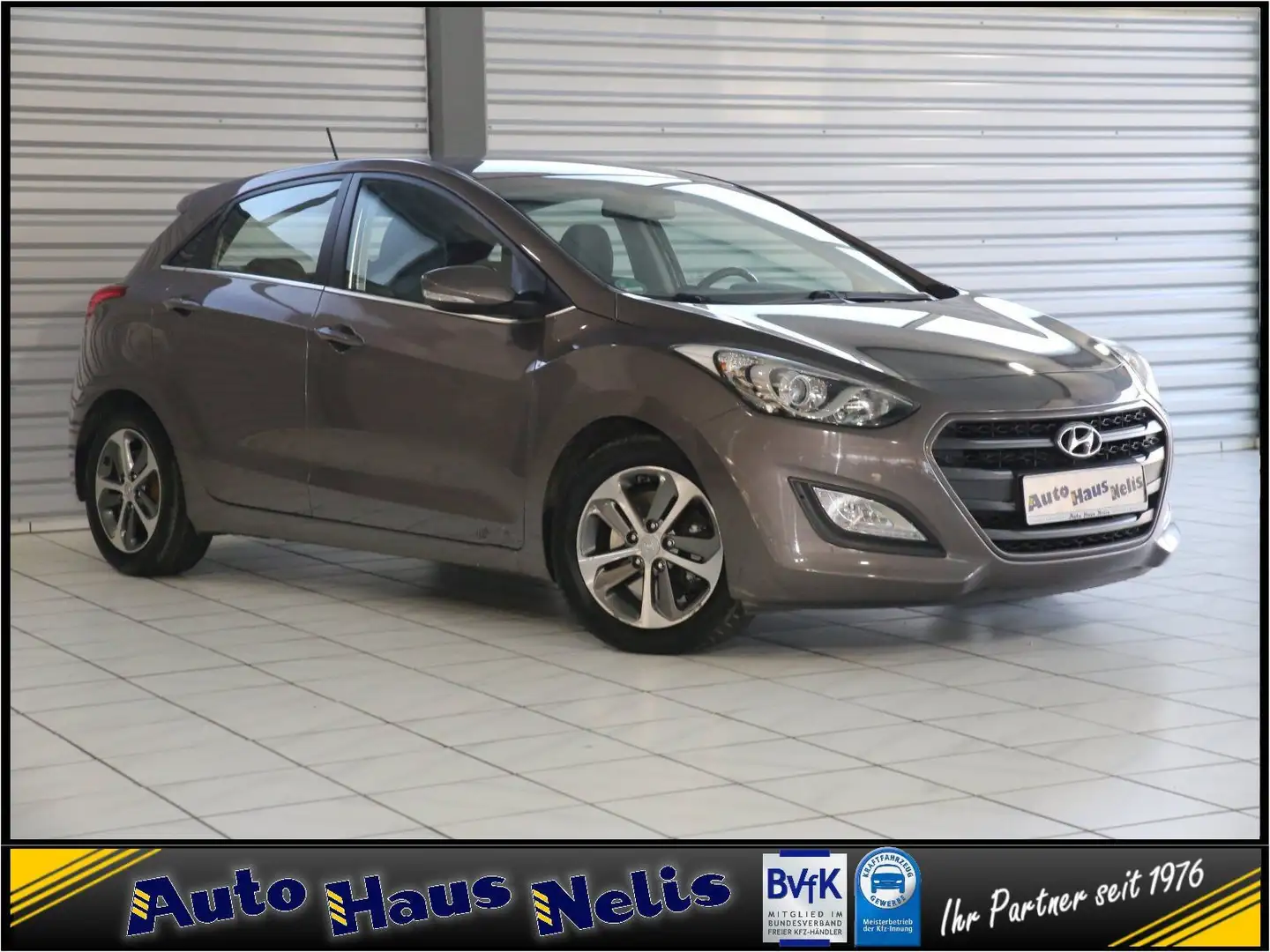 Hyundai i30 1,6 GDI blue Yes! Silver RFKam PDCh NaviTouc Marrón - 1