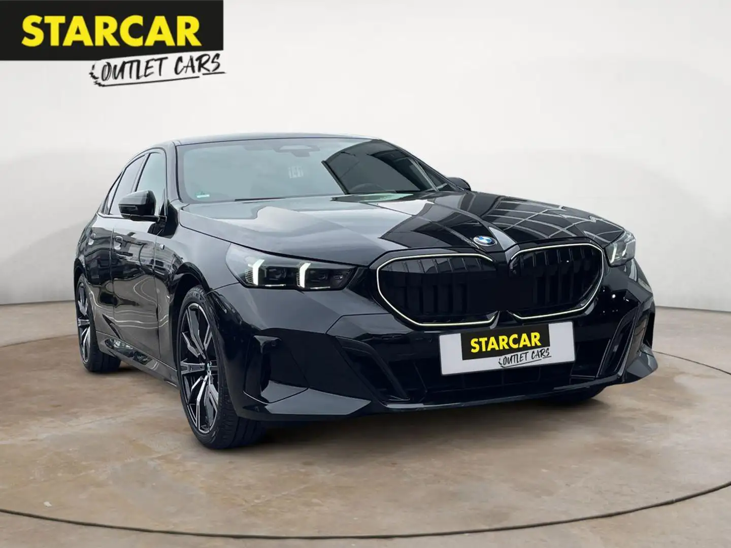 BMW 520 d LIMOUSINE M-SPORTPAKET PRO+AHK+PANO+LEDER+HUD+AC Fekete - 1