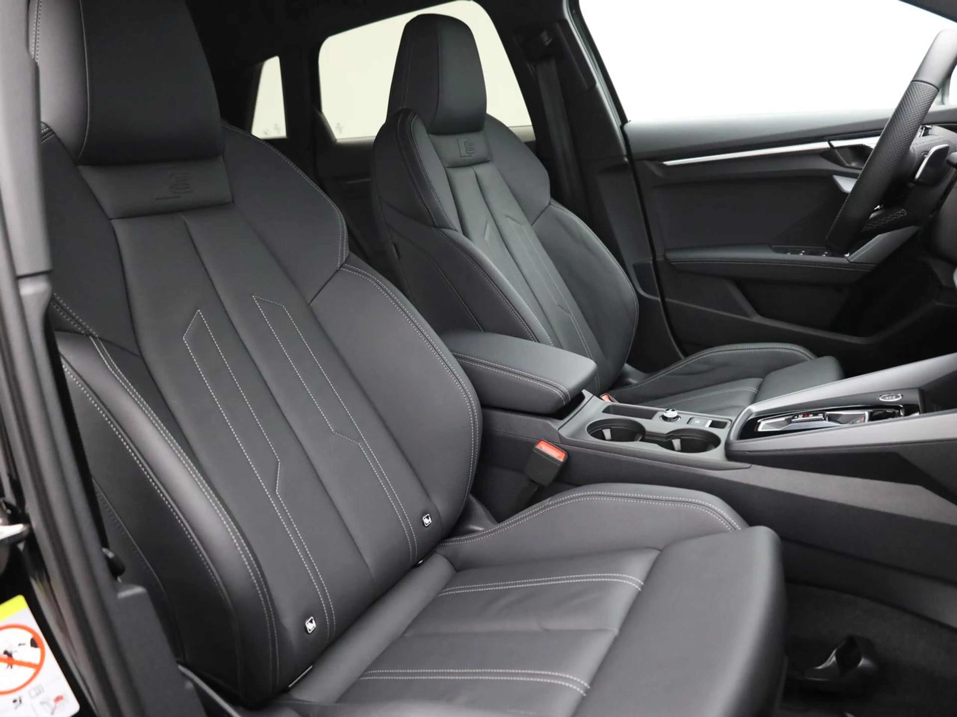 Audi A3 S-LINE 1.5 TFSI 116 PK S-TRONIC AUTOMAAT — photo 4