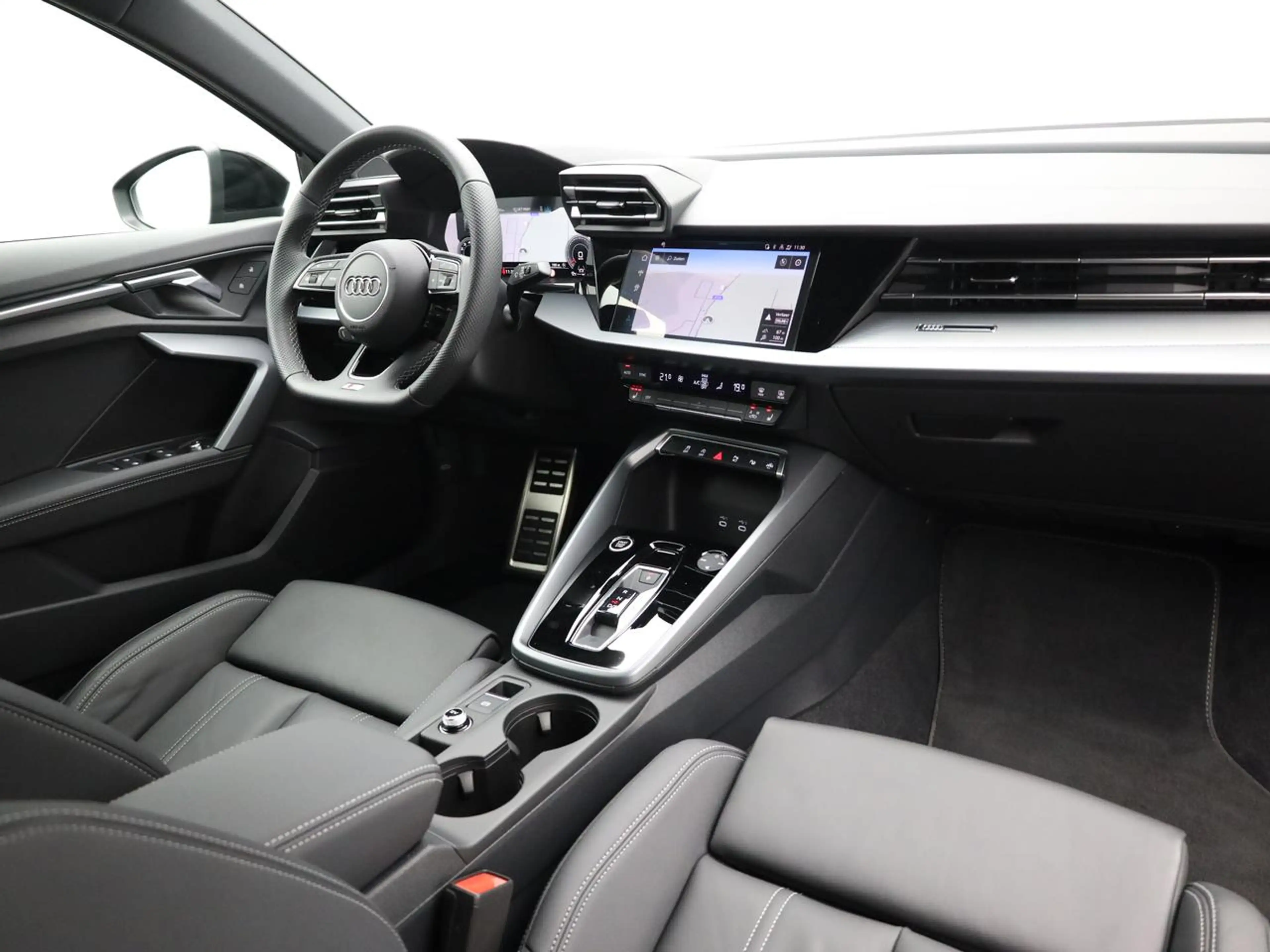 Audi A3 S-LINE 1.5 TFSI 116 PK S-TRONIC AUTOMAAT — photo 3
