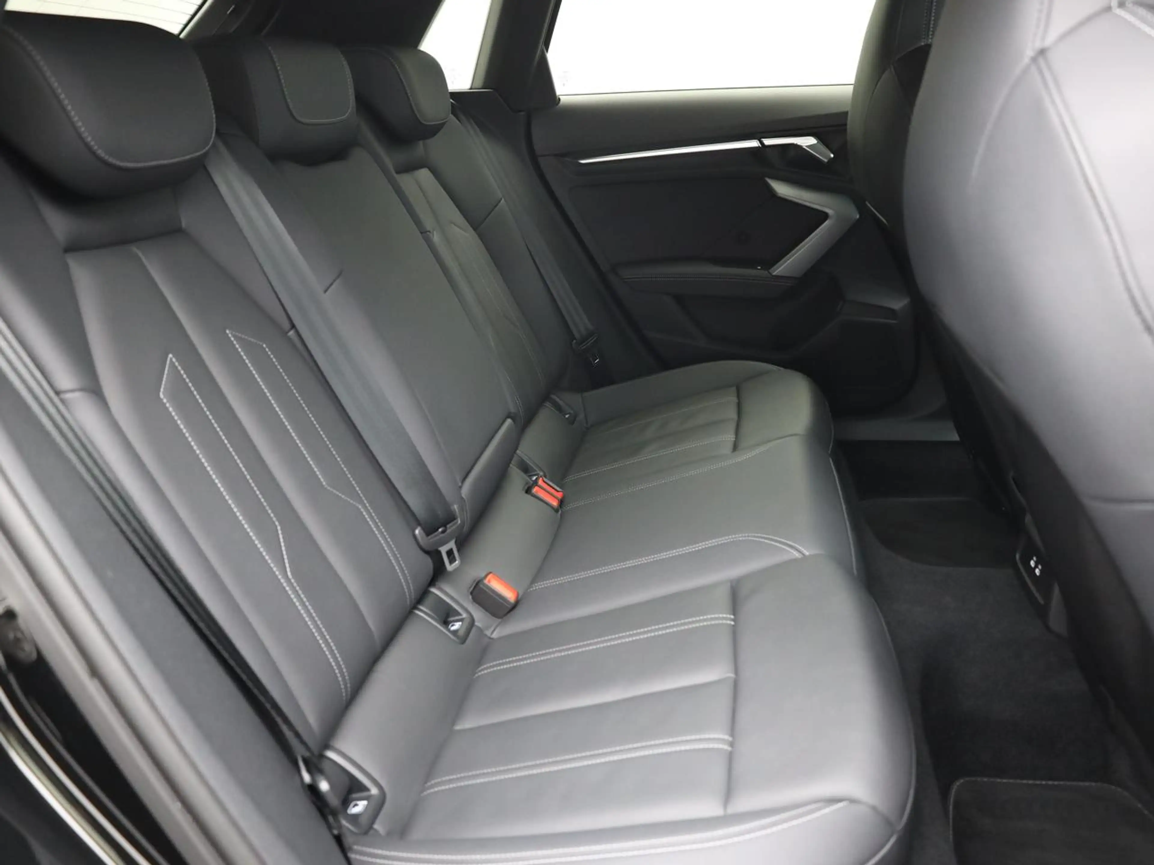 Audi A3 S-LINE 1.5 TFSI 116 PK S-TRONIC AUTOMAAT — photo 9