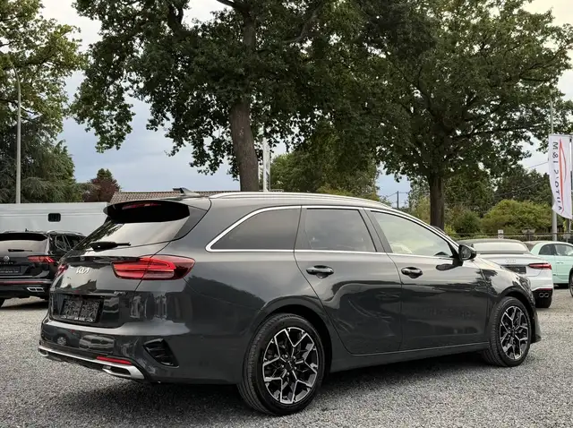 Kia Ceed view 3