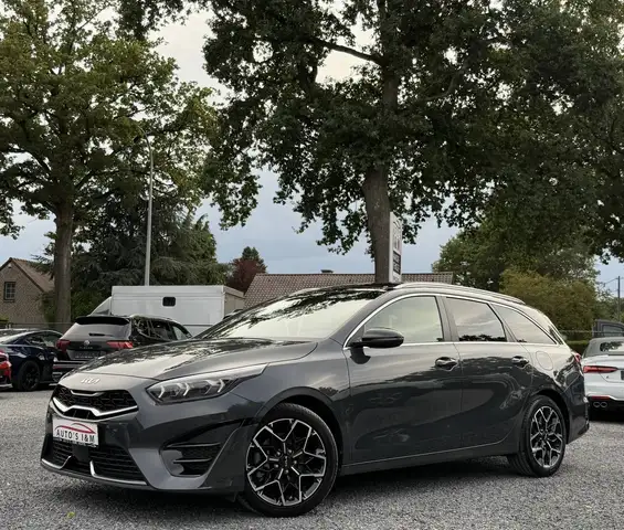 Kia Ceed main image
