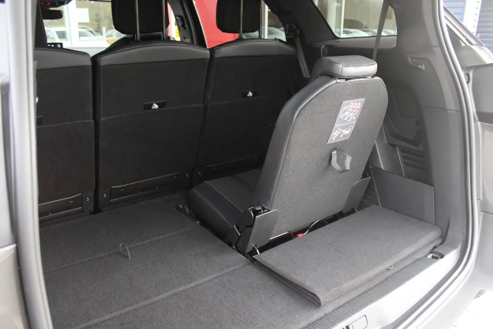 Peugeot 5008 1.2 130PK GT | PANORAMISCH SCHUIF/KANTEL DAK | 360 Grijs - 2