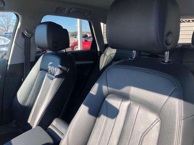 2019 Audi Q5 Komfort 45 TFSI quattro thumb 7