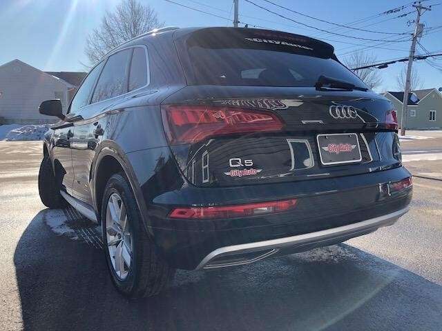 2019 Audi Q5 Komfort 45 TFSI quattro alt 2