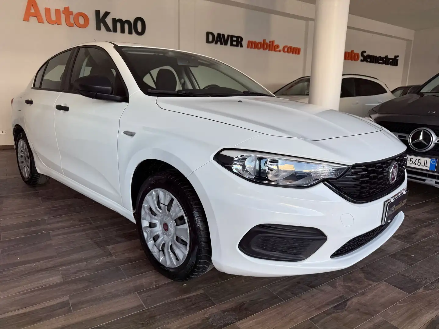 Fiat Tipo 1.4 4 porte Easy Bianco - 1