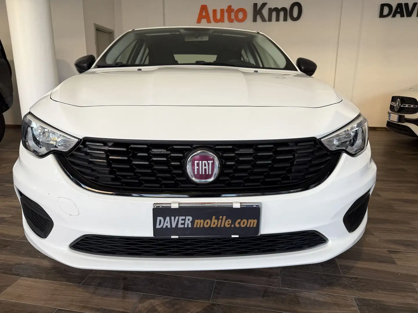 Fiat Tipo 1.4 4 porte Easy Bianco - 2
